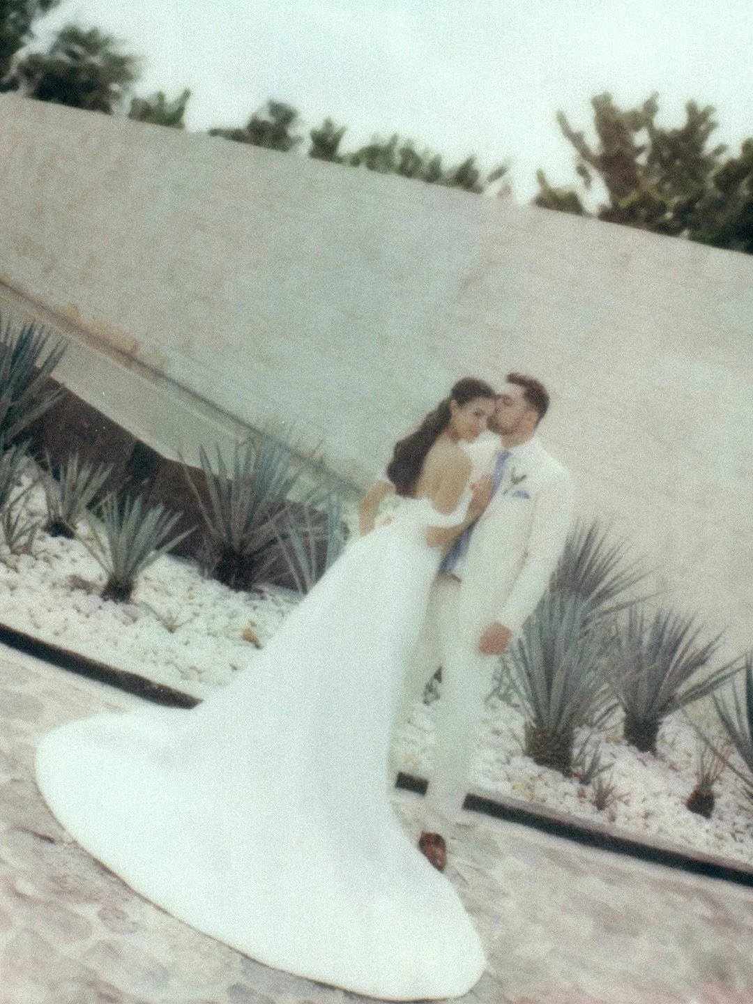 A wedding day purely on film ❣️

~

Documentary and Analog Wedding Photography
Destination Weddings in Mexico
Film for the Soul