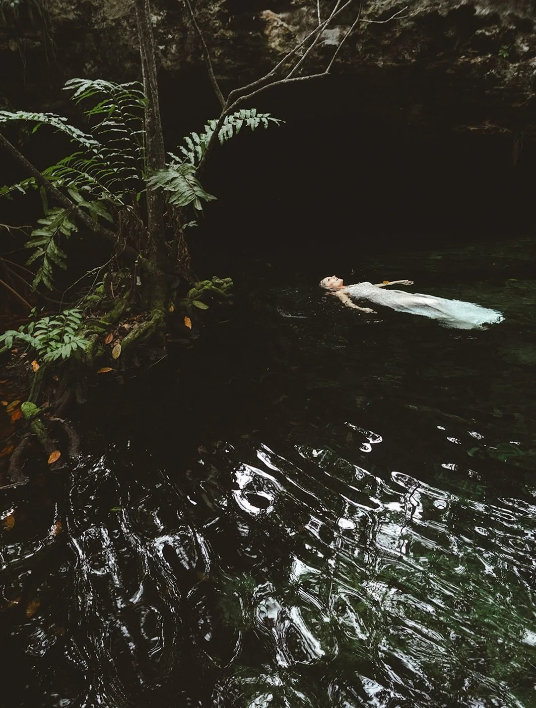 When couples choose adventure 🤍

I miss doing photo sessions in cenotes, anyone interested? 🫡

~

Documentary and Analog Weddings
Destination Weddings in Mexico
Playa del Carmen Cenote Photos