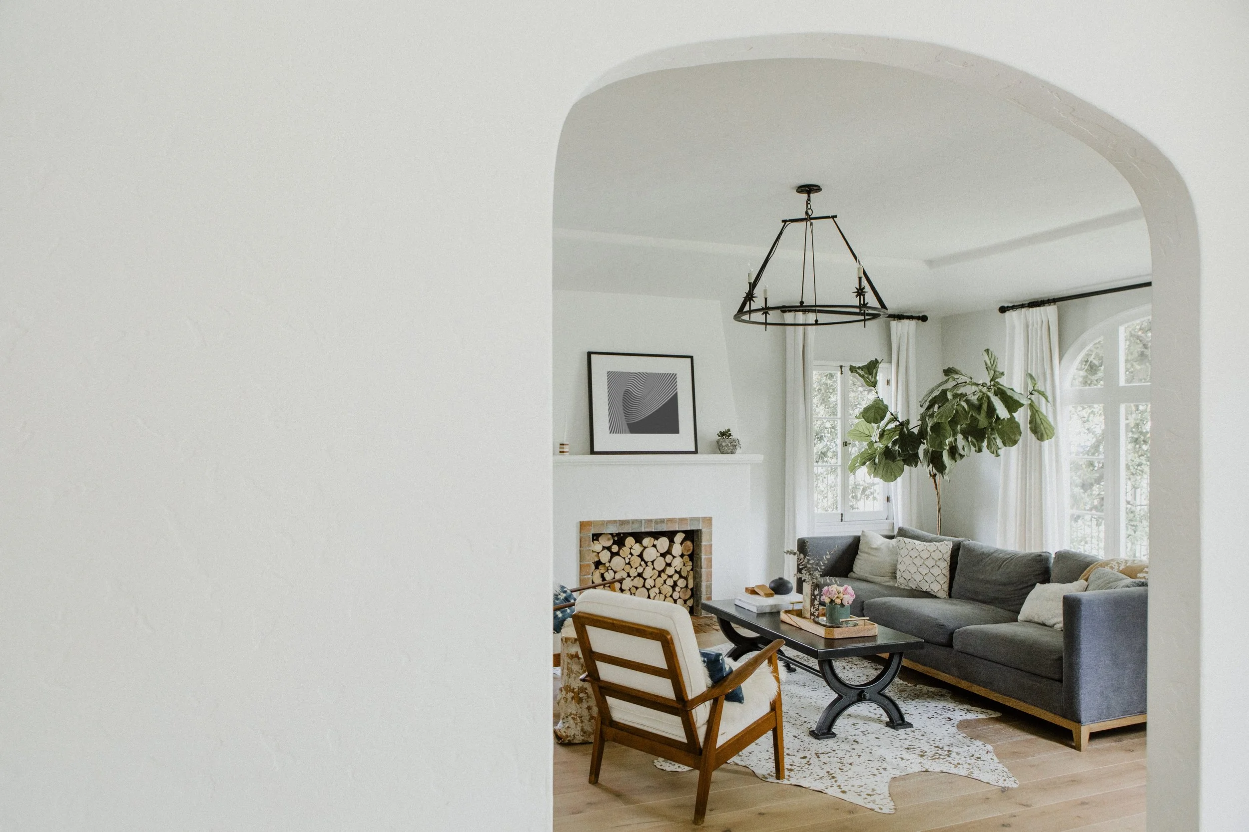 Transitional Living Room 1.jpg