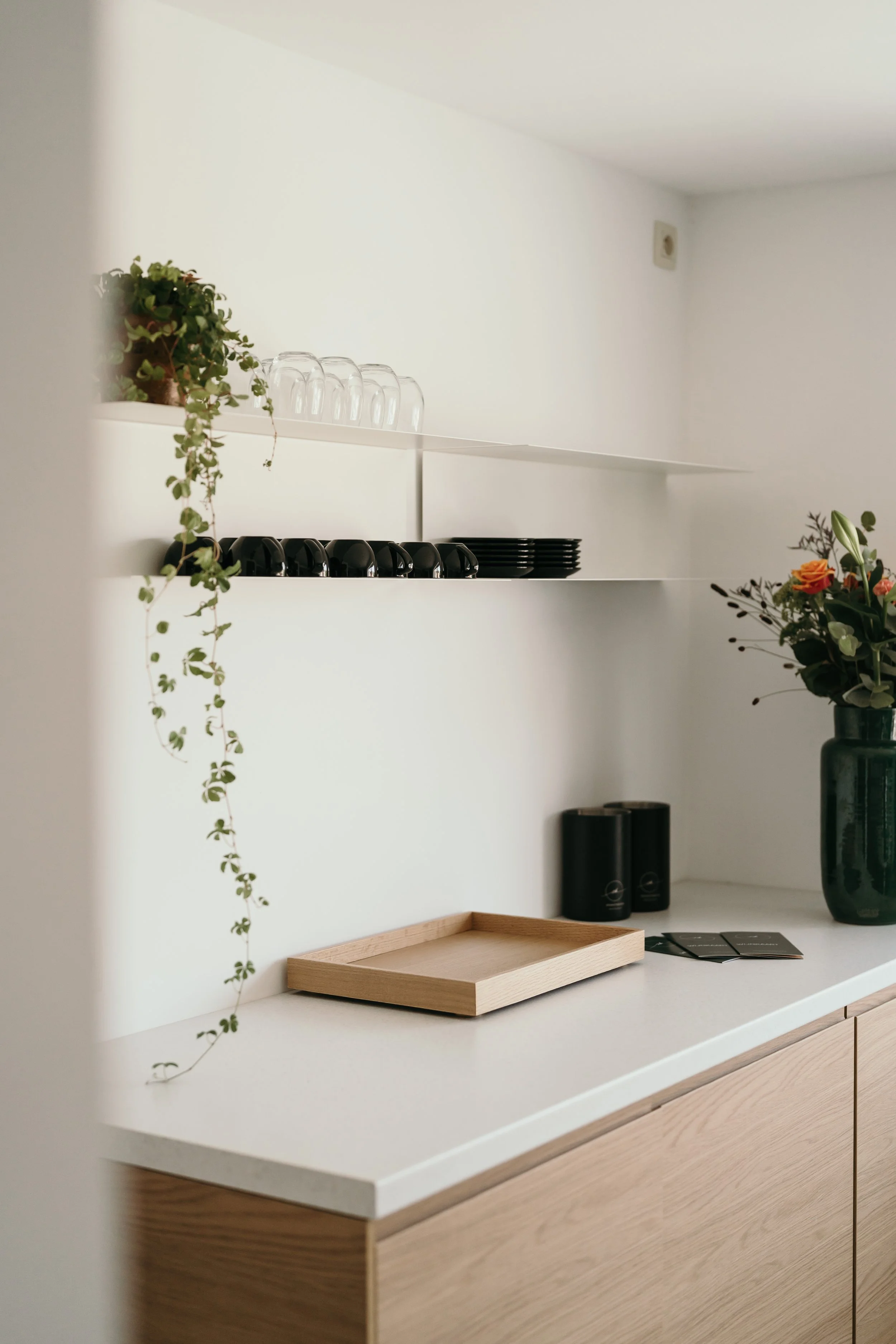 Onze meetingruimte is voorzien van een koffiehoek