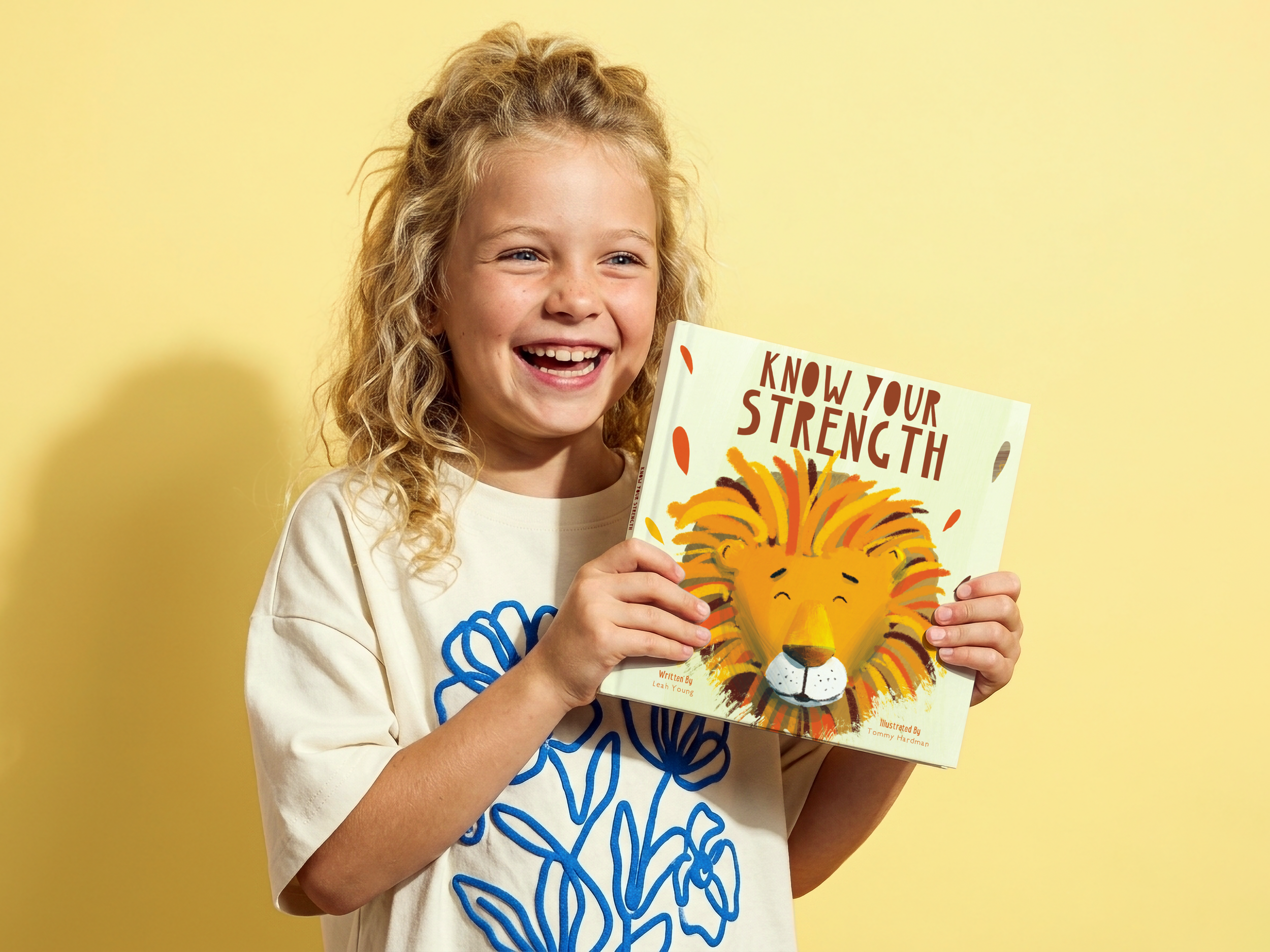 0030_Square_book_mockup_girl_yellow_background_lion2.png