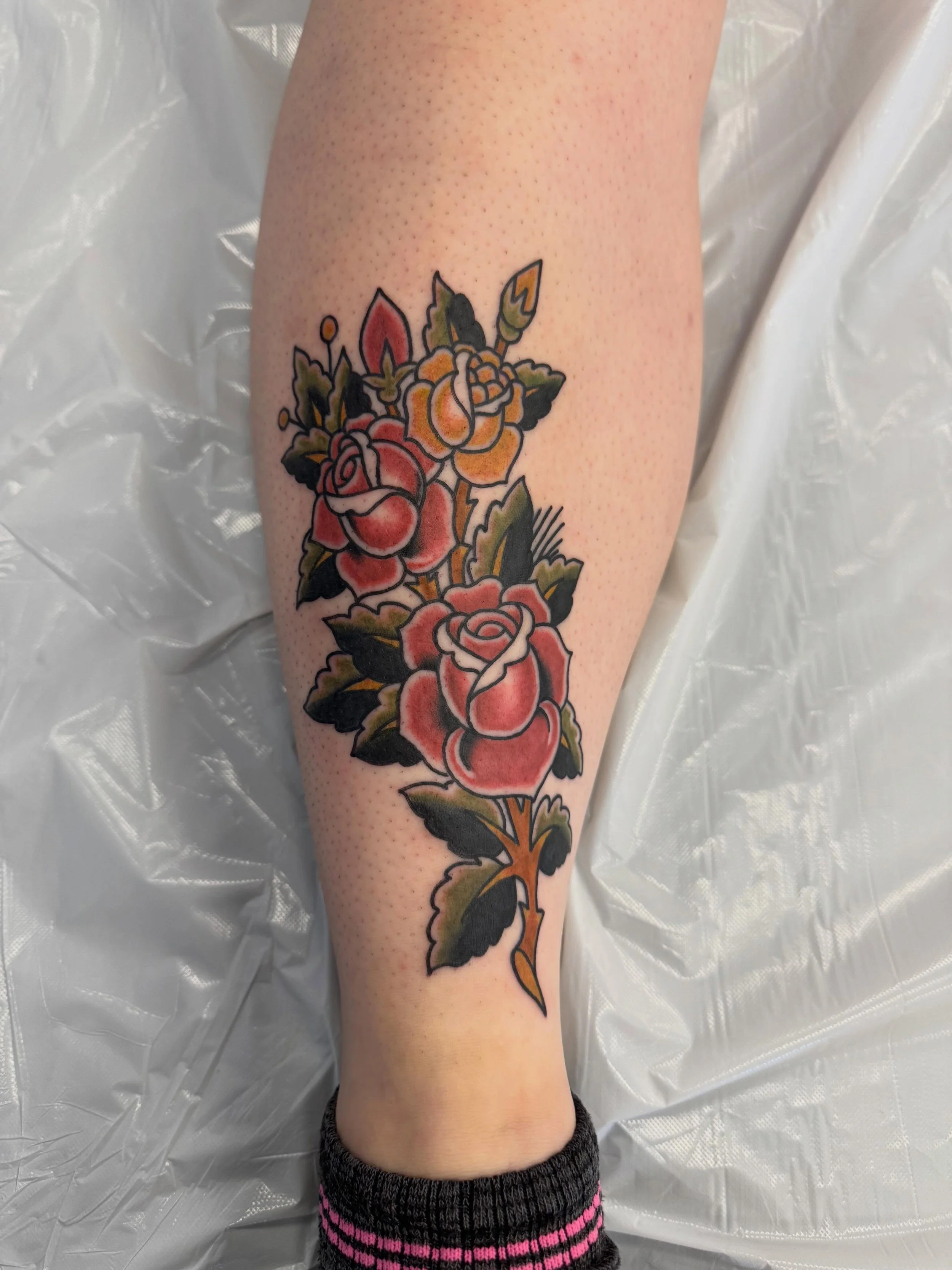 Some Jerry roses from off our wall.

#leenus_tattooer #hearttattoo605 #tattoo  #tattoosthatlookliketattoos #streetshopforever
hearttattoosf hifromSD sodak siouxfallsartists siouxfalls siouxfallstattoo southdakota aliveinthe605