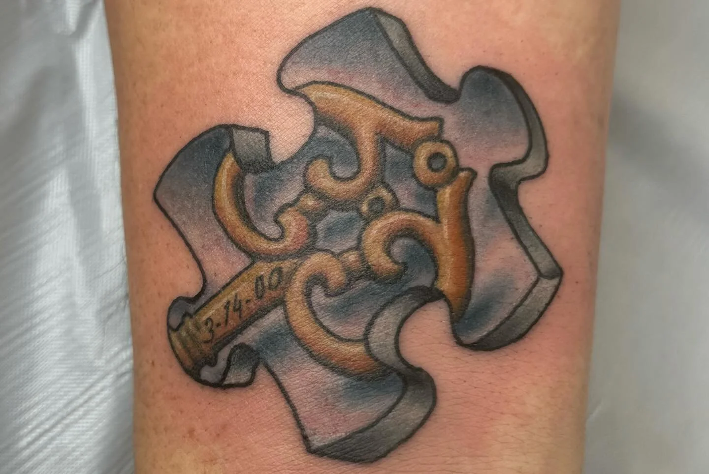 Locked down!

#leenus_tattooer #hearttattoo605 #tattoo  #tattoosthatlookliketattoos #streetshopforever
#hearttattoosf #hifromSD #sodak #siouxfallsartists #siouxfalls #siouxfallstattoo #southdakota #aliveinthe605