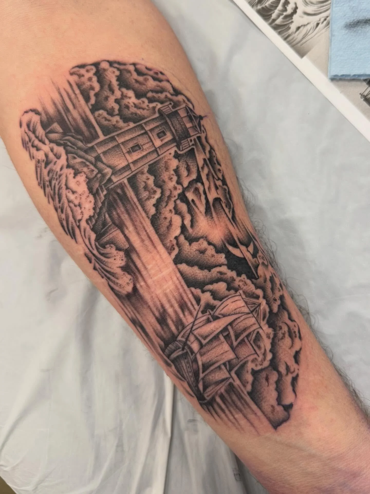 Black and grey fan

@hearttattoo605