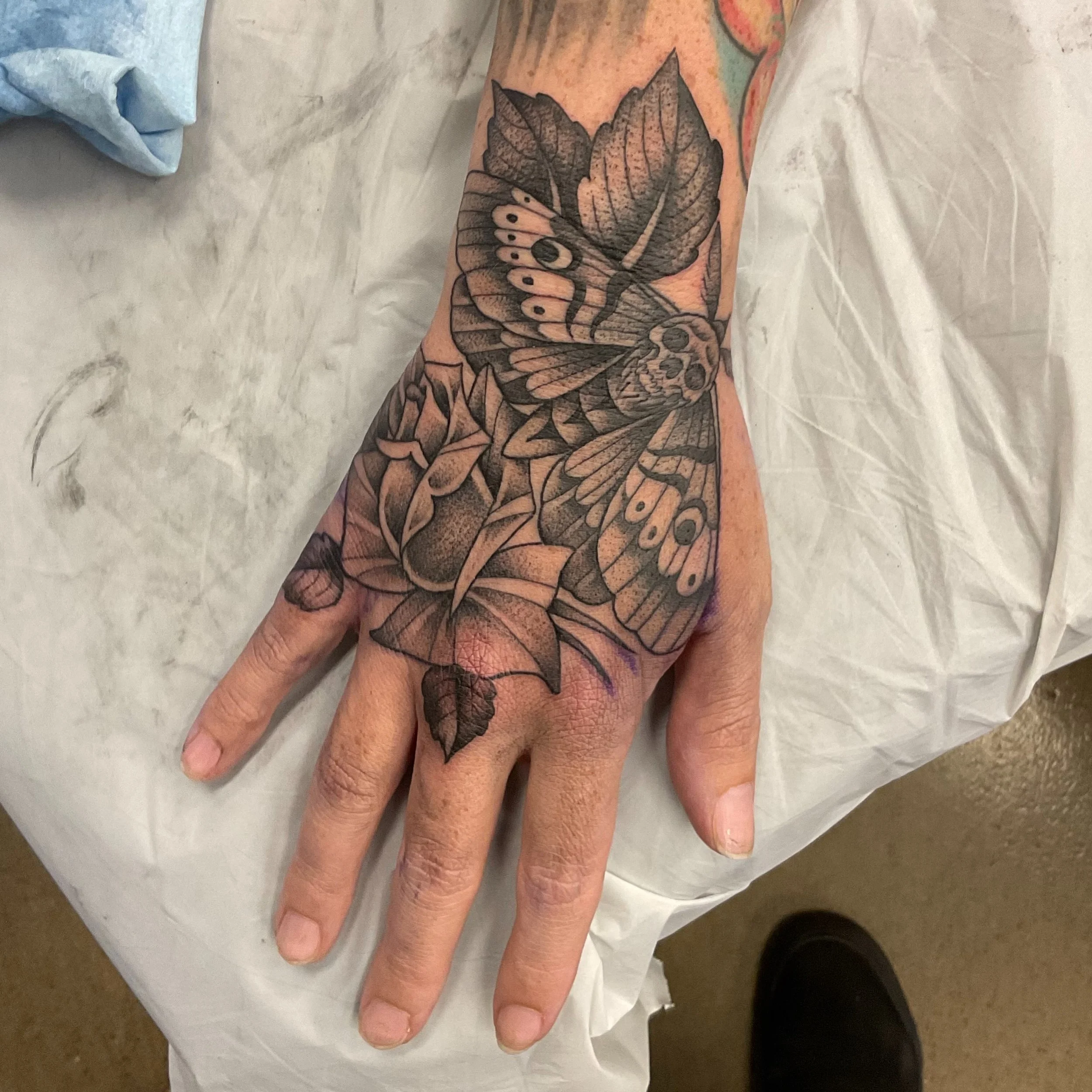 Some recent ones. I have plenty of time weekdays in September! Text 6059493961 to book

@hearttattoo605