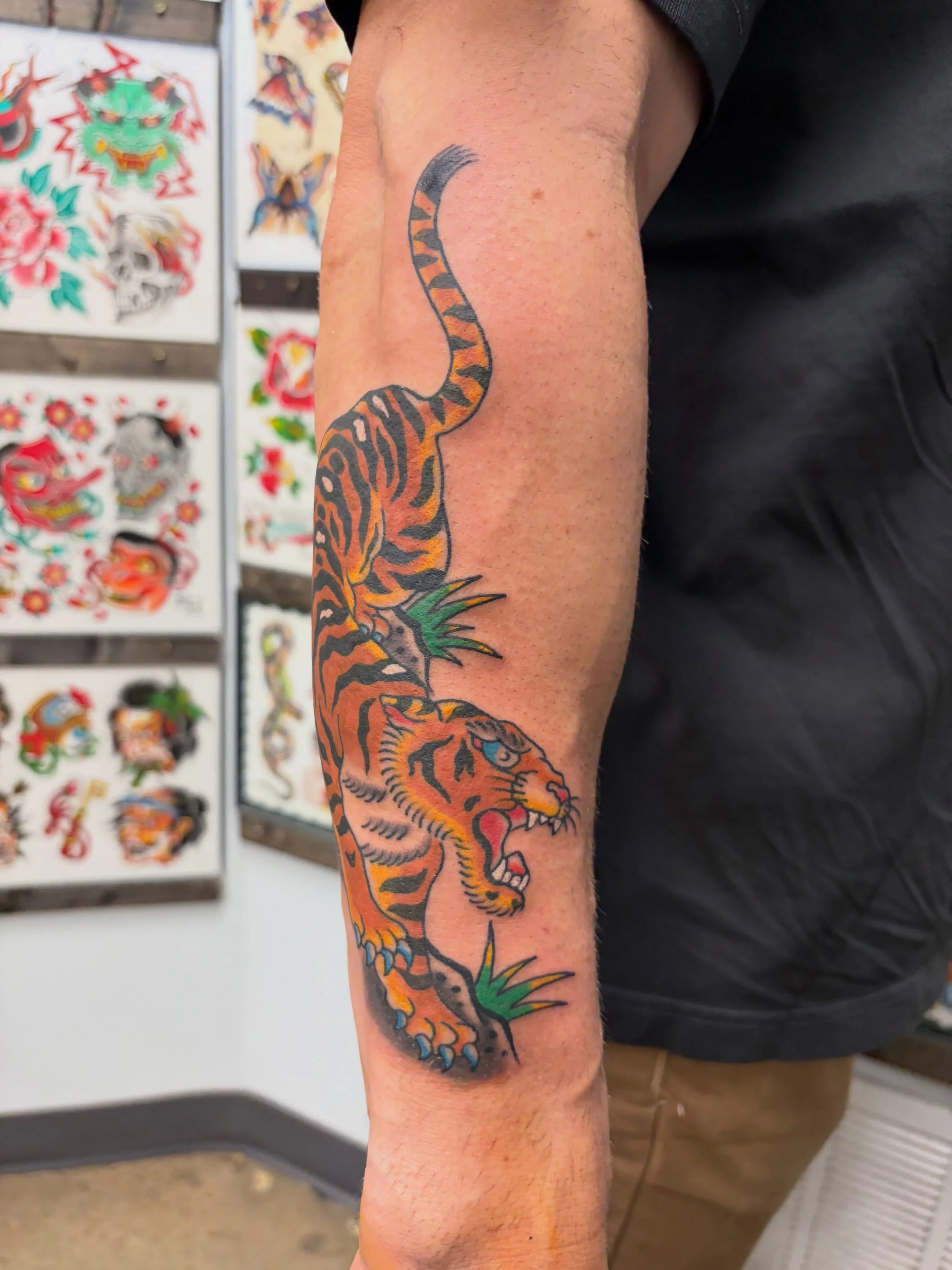 I&rsquo;ve gotten to do some pretty sick tattoos recently - sincerely grateful for the position I&rsquo;m in to be able to do this - you guys rock 
.
.
.
.
#hearttattoo605 #tattooflash #americantraditional #tattooideas #tattoos