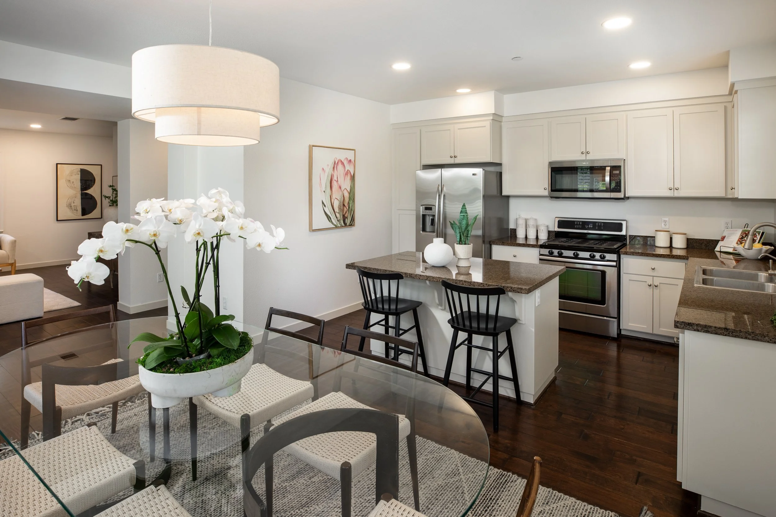 9-Newbury_Matt_Anello-0437-MLS.jpg