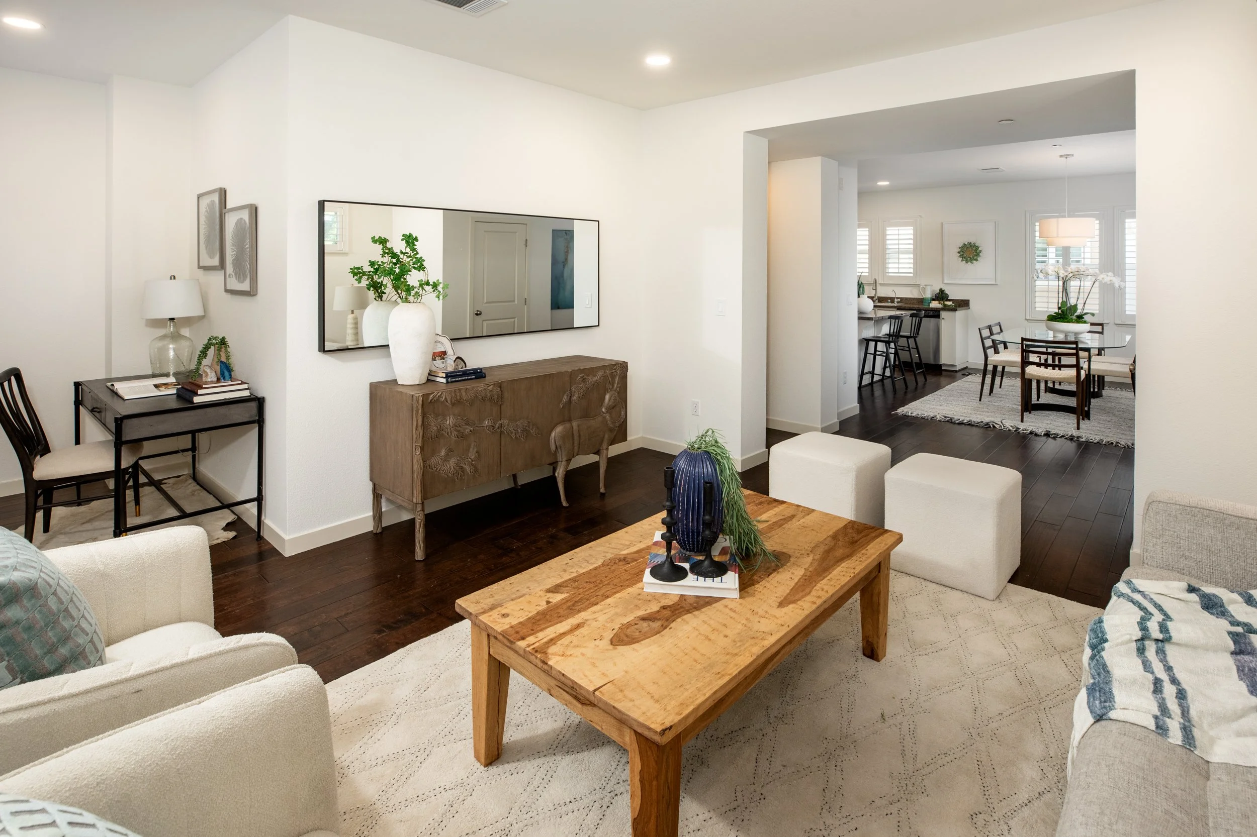 7-Newbury_Matt_Anello-0418-MLS.jpg