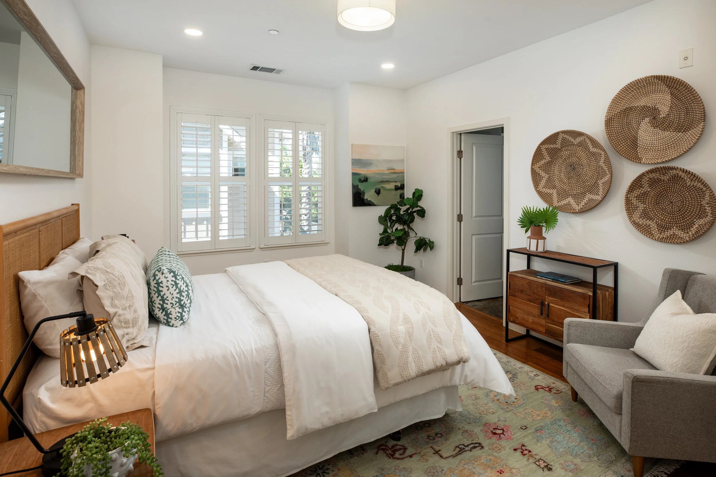 14-Newbury_Matt_Anello-0447-MLS.jpg