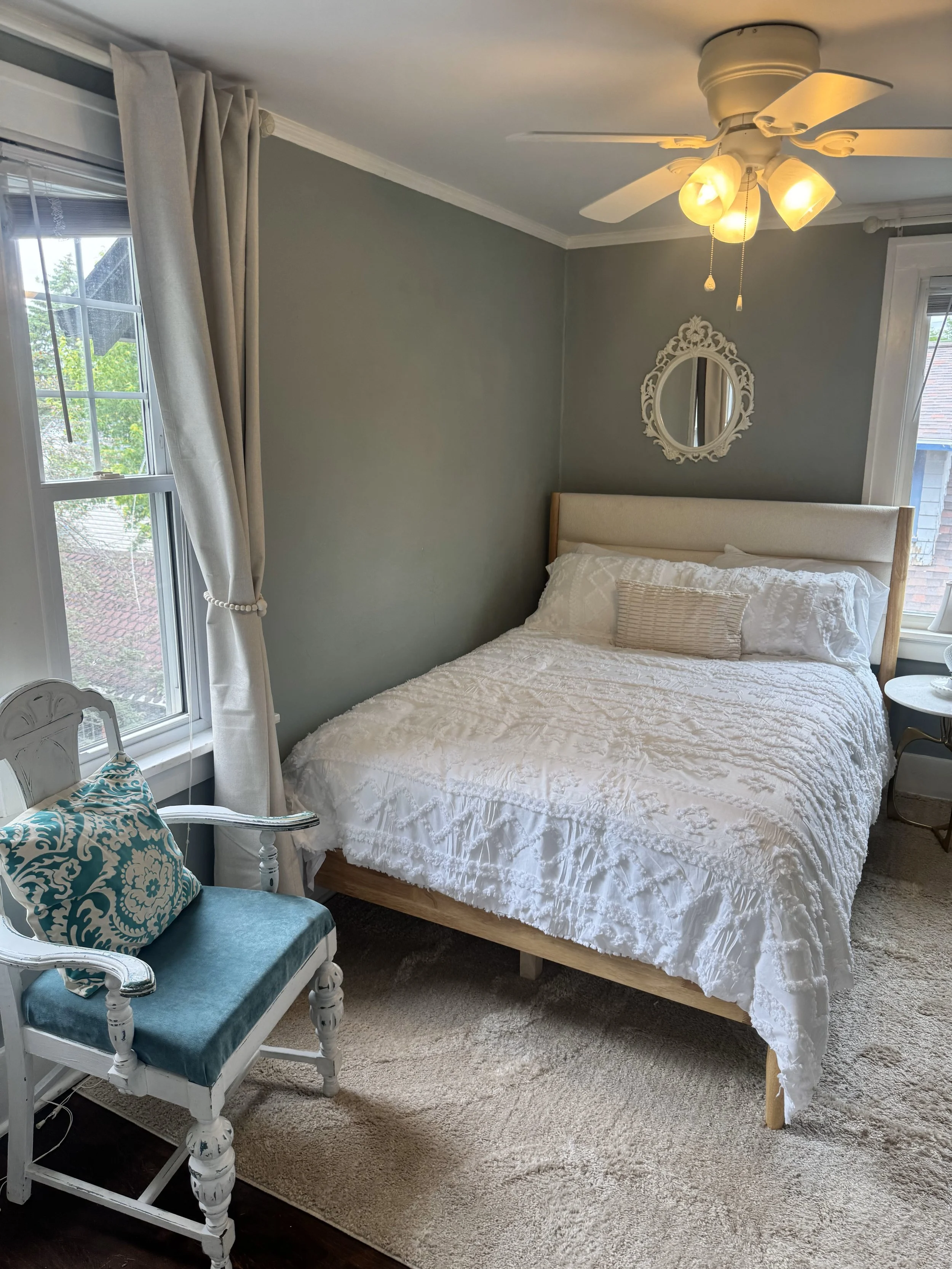 Comfortable furnished rooms for traveling nurses, physicians, residents, and healthcare professionals near Mayo Clinic in Rochester, Minnesota..
