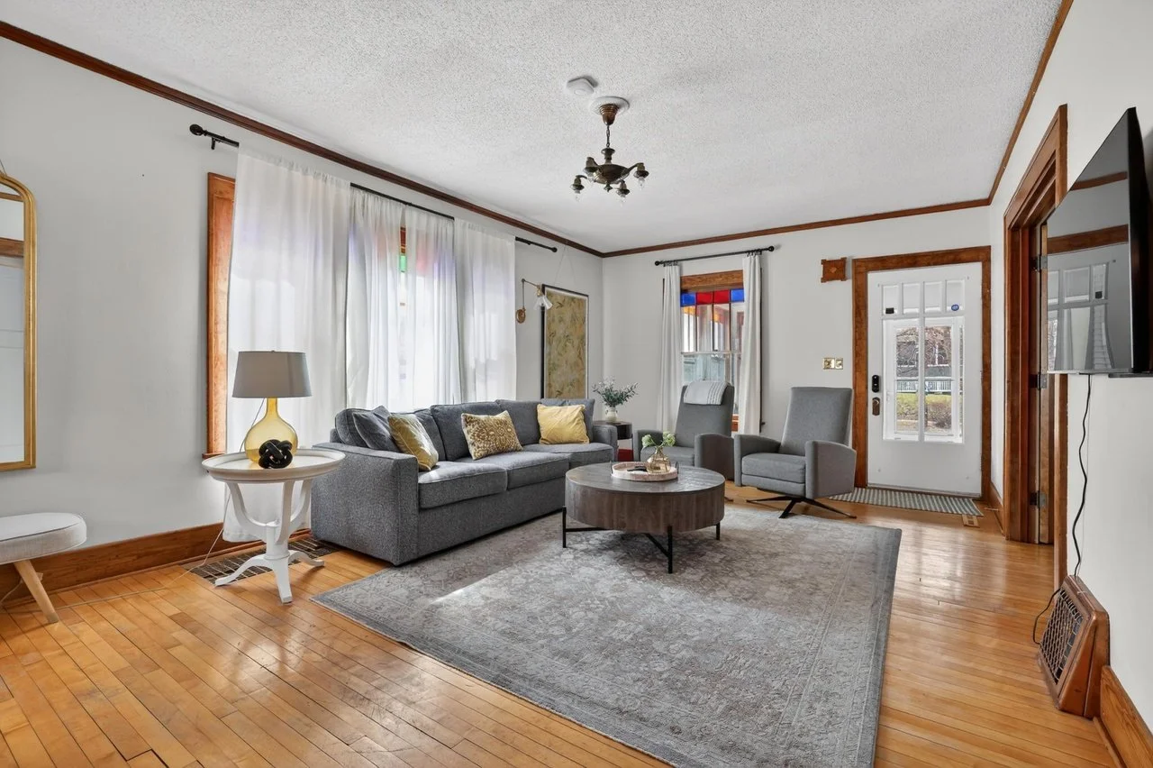 Comfortable furnished living room for medical lodging guests