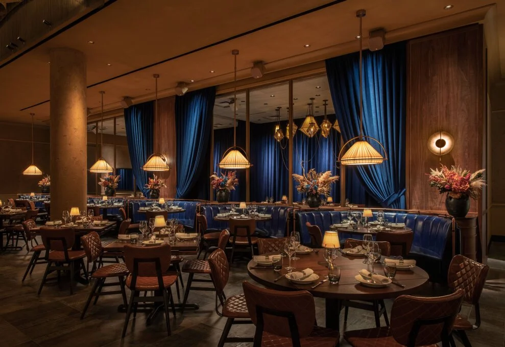 CathedraleMainDining4Web-989x680.jpg