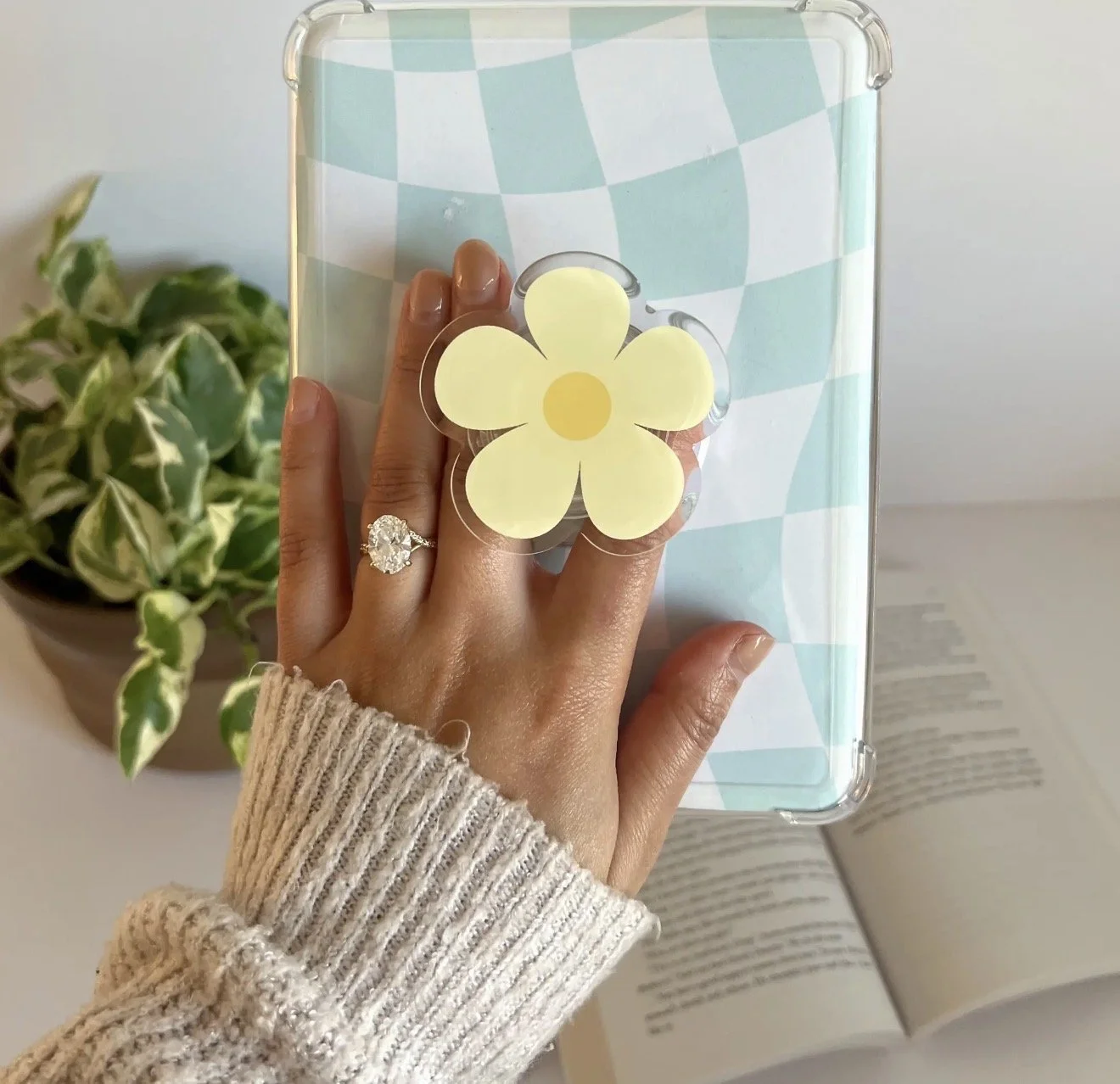 Yellow Flower Mag Safe Grip