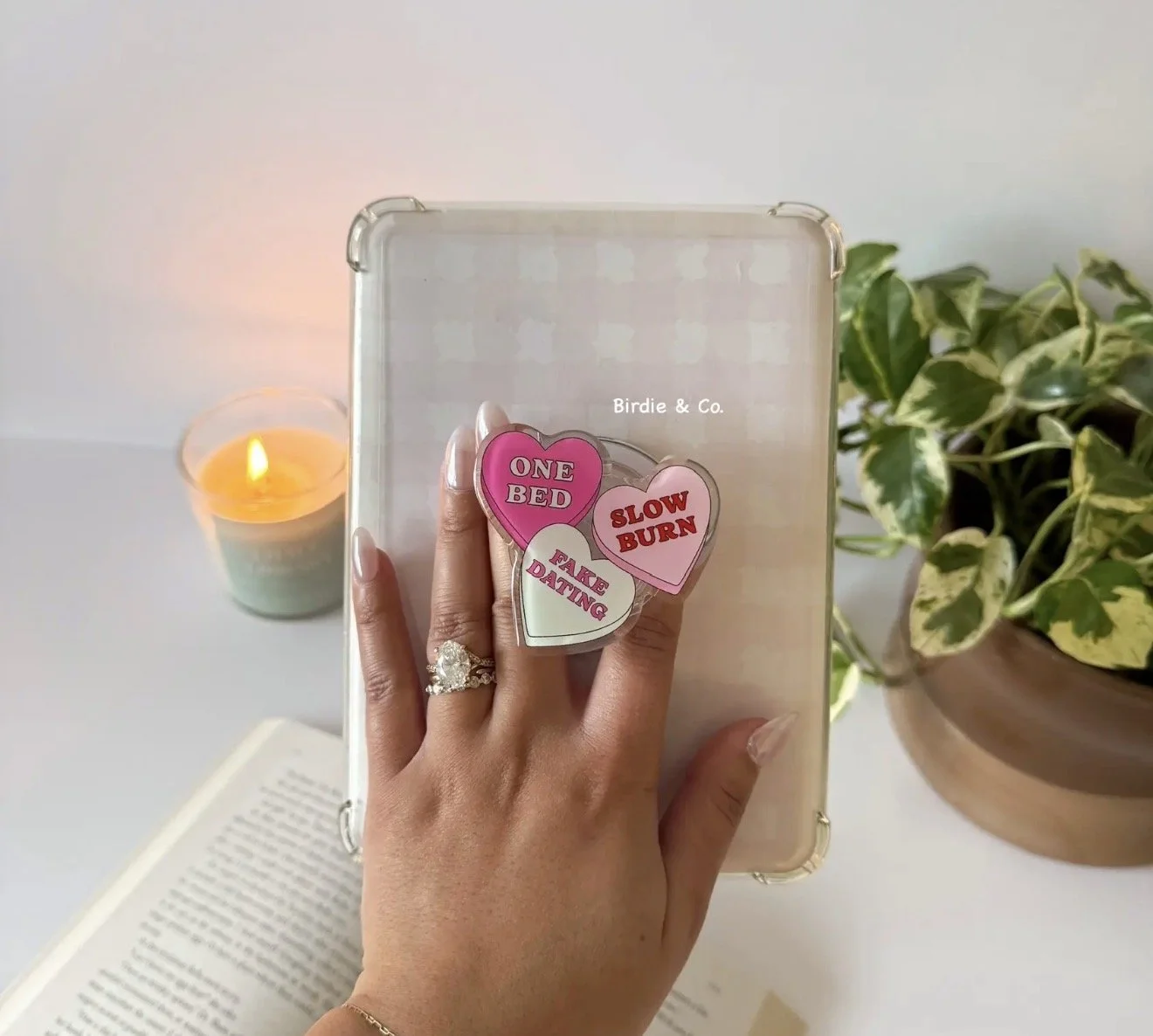 Romance Tropes Mag Safe Grip