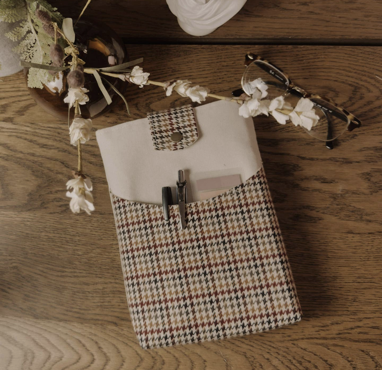 Book Sleeve - Brown Houndstooth