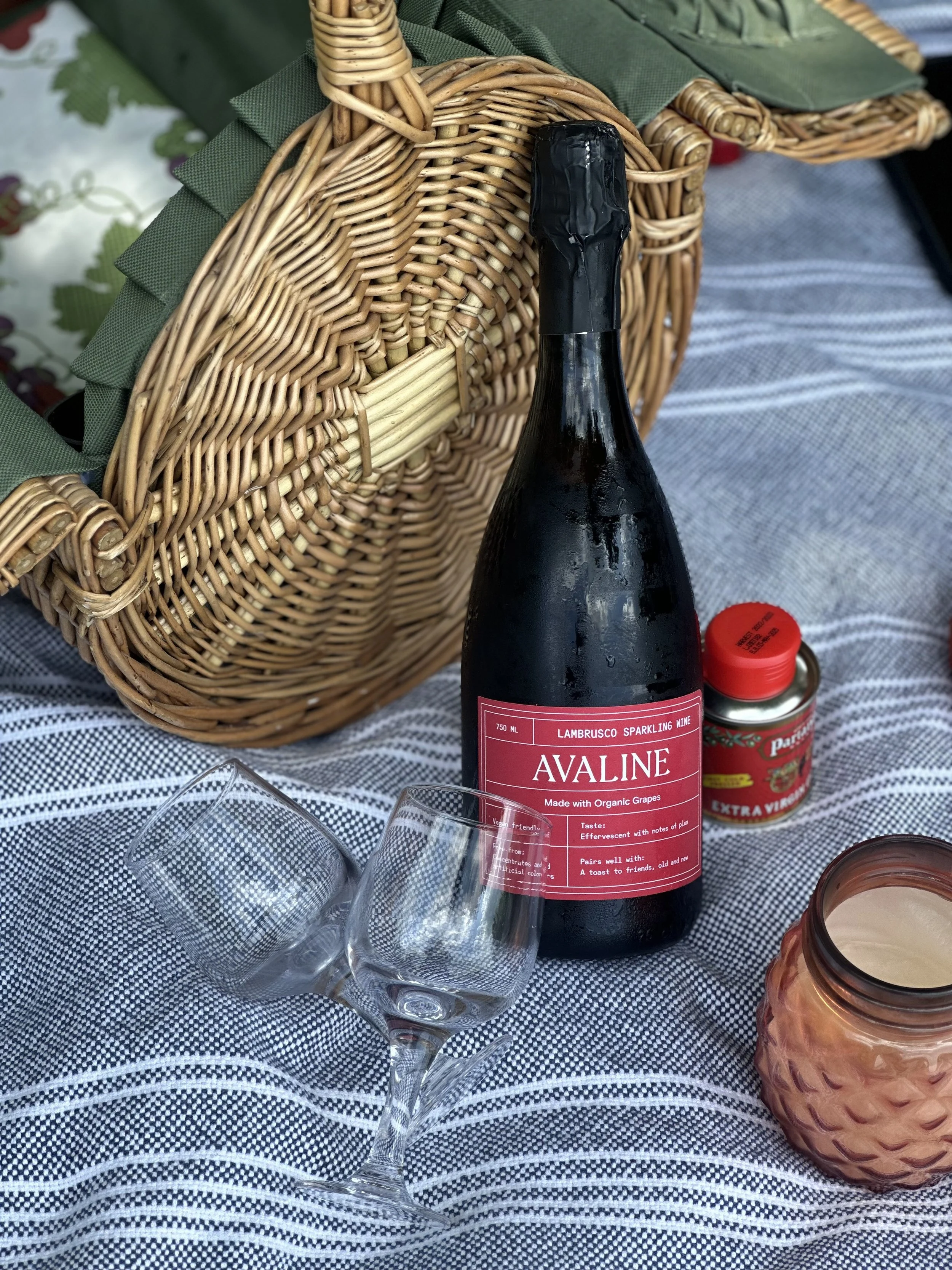 Summer Sipping in Style: Evalia Design x Avaline Wines