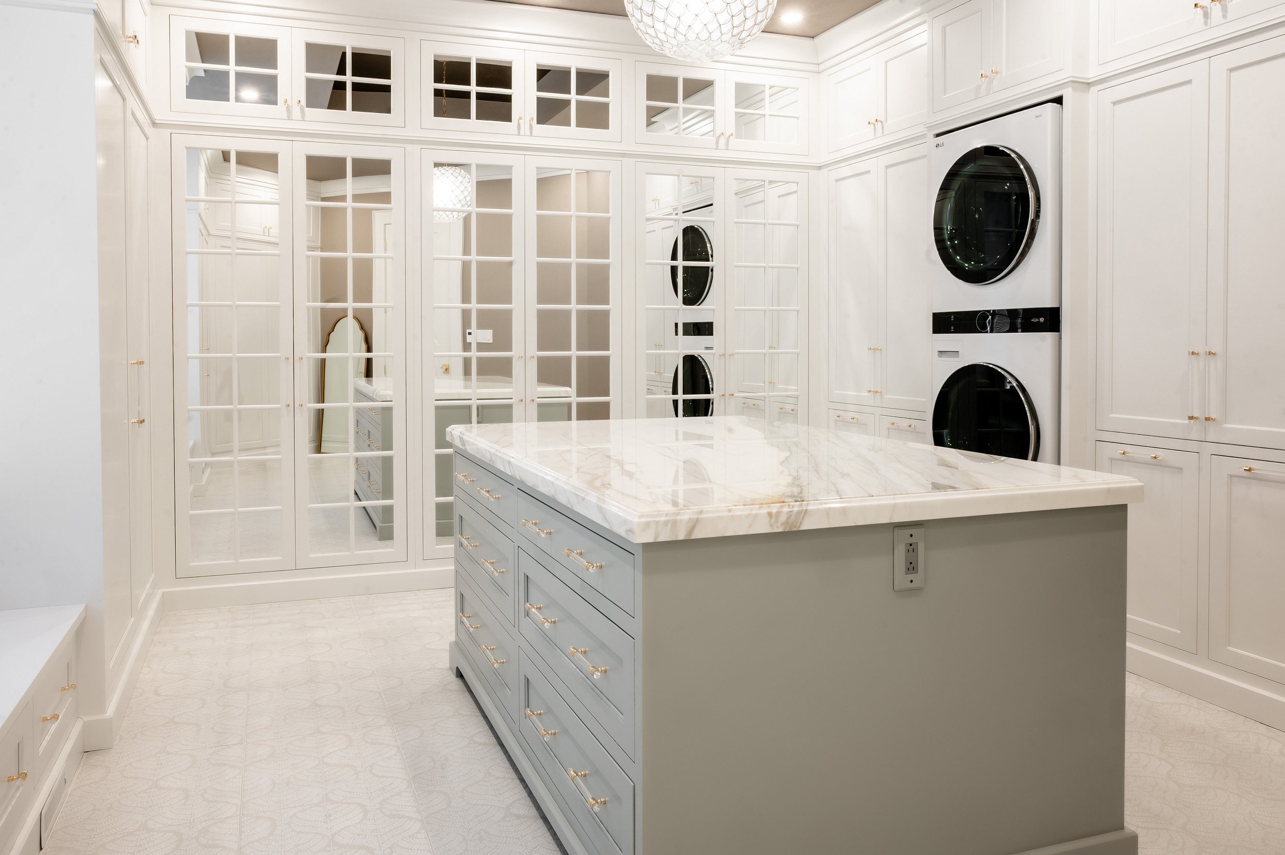 Calacatta Closet