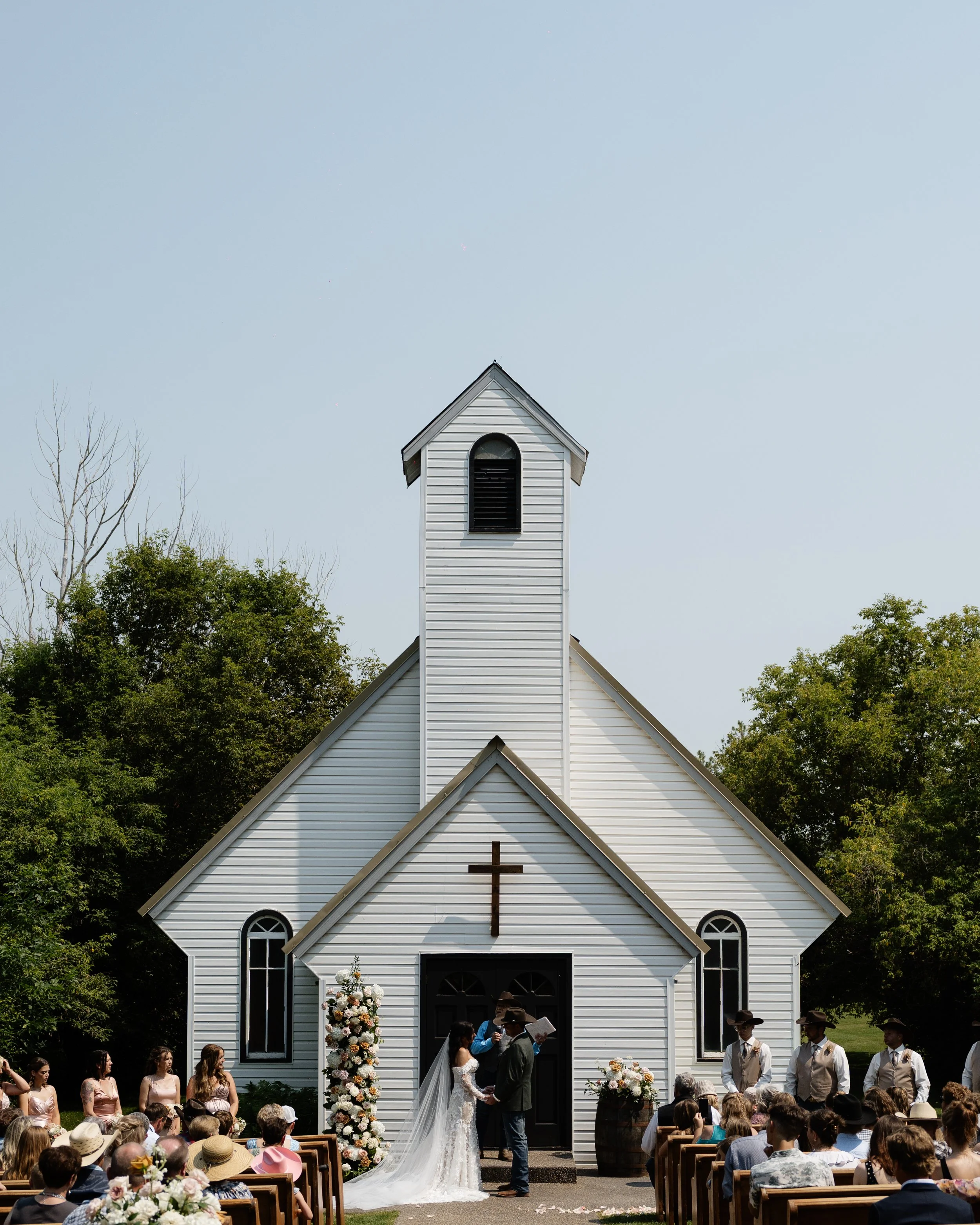 doveandveil.chrystal&brian-1.jpg