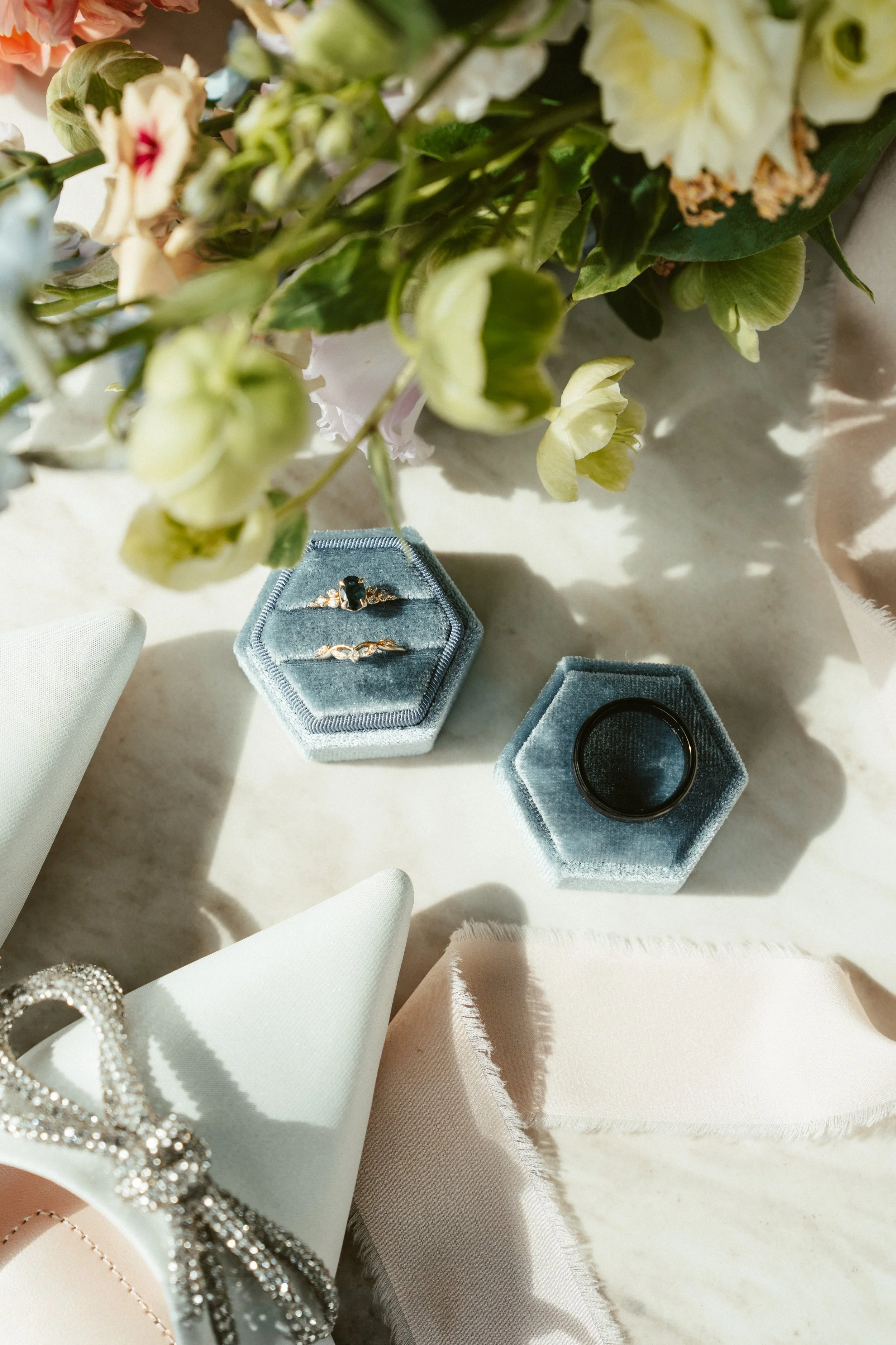 doveandveil.thejohnsons.details-1.jpg