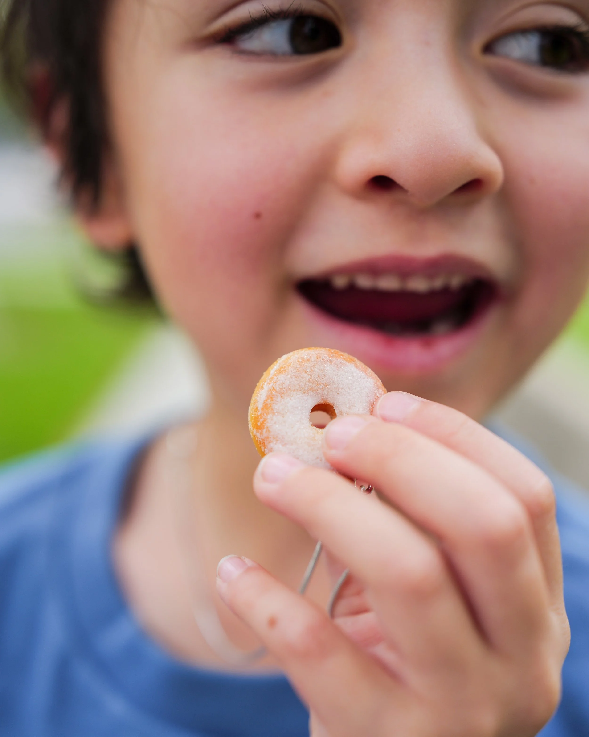 A donut so cute, you'll wish you could take a bite. 🍩✨

Don't worry&mdash;it only looks delicious.

#EtsyEarrings #PolymerClayArt #ClayEarrings #FoodJewelry #DonutEarrings #MiniatureFood #HandmadeJewelry #CuteJewelry #HelloJolipop