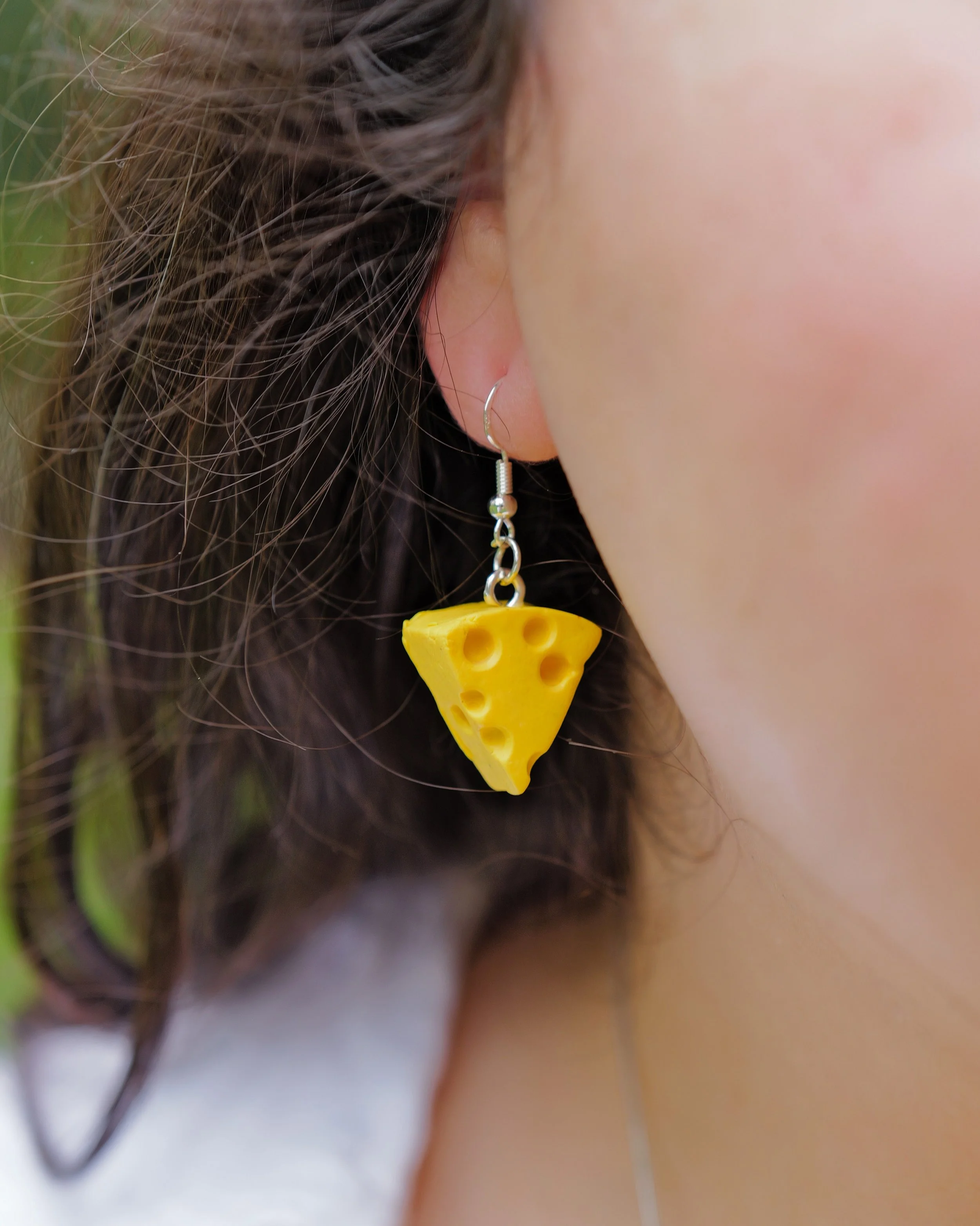 When people say our earrings are cheesy... 🧀 

Well... yes. Yes, they are! 🧀✨

#EtsyEarrings #PolymerClayArt #ClayEarrings #ClayArt #FoodJewelry #MiniatureFood #HandmadeJewelry #CuteJewelry #KawaiiJewelry #CheeseLover #StatementEarrings #HelloJolip