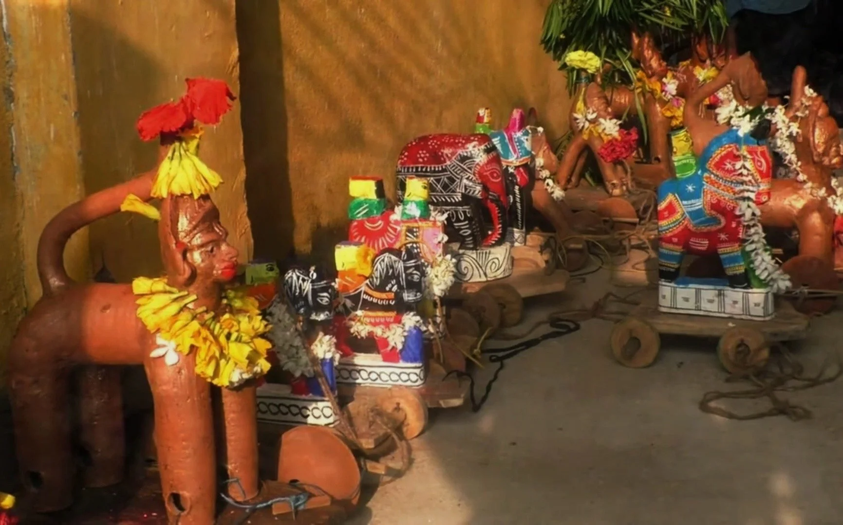 Children's Chariot on Wheels - The Story of Lanka Podi