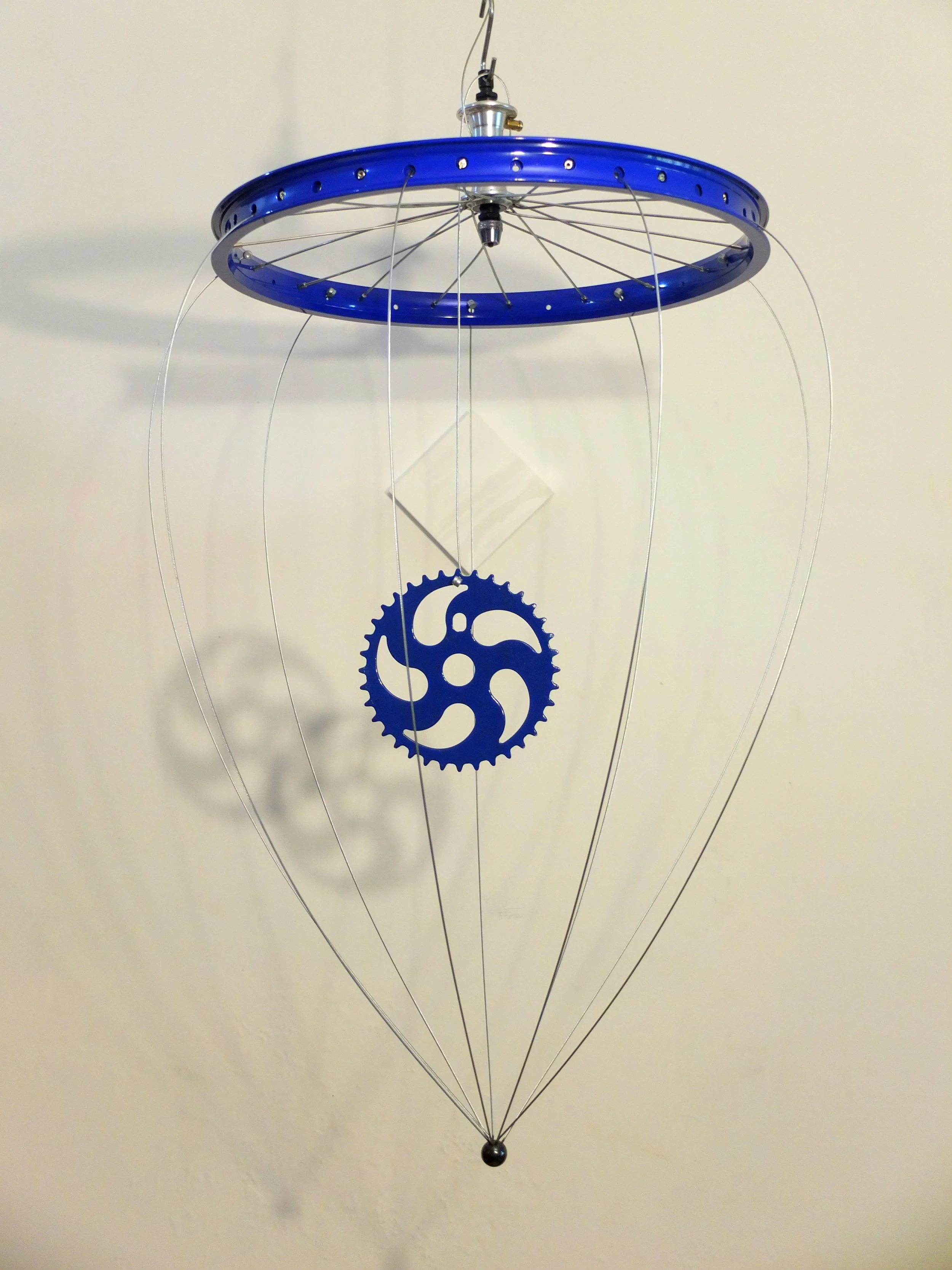 The blue spinning top.JPG