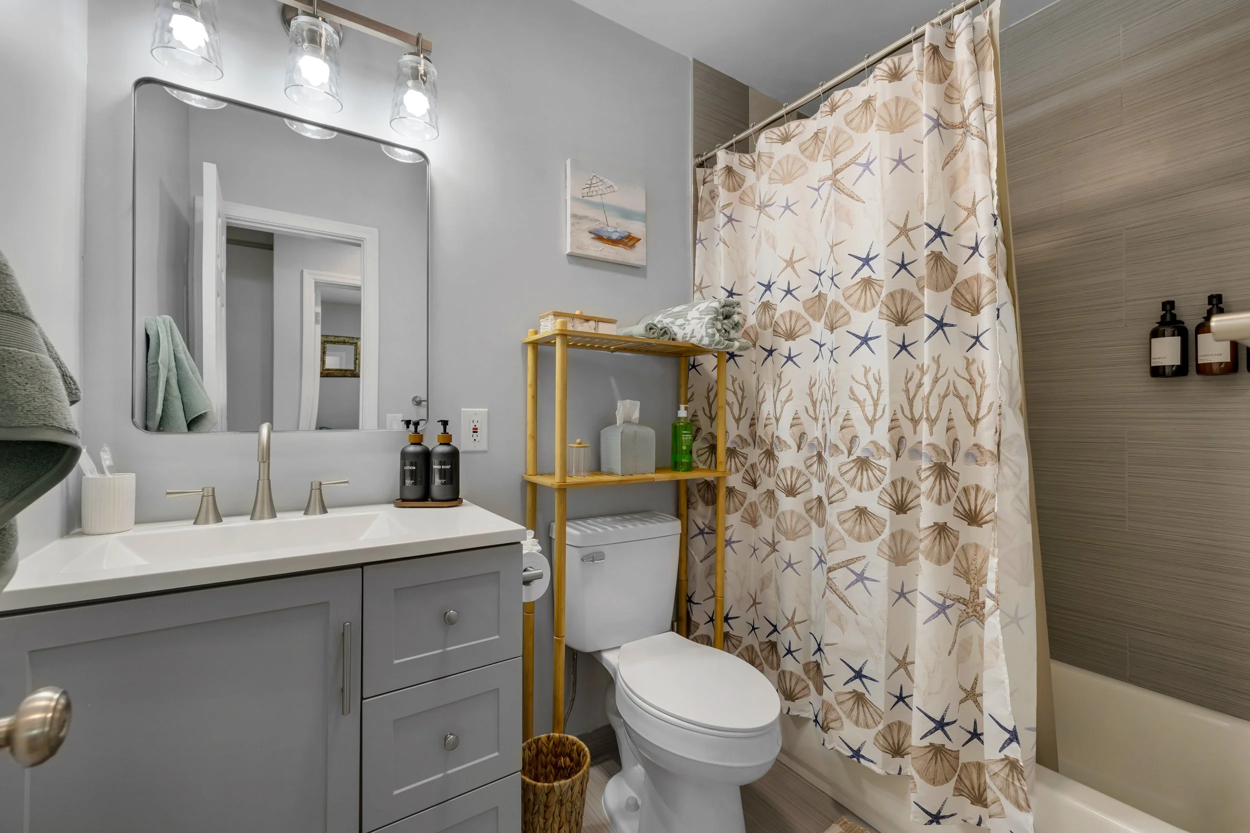 Hallway Bathroom.jpg