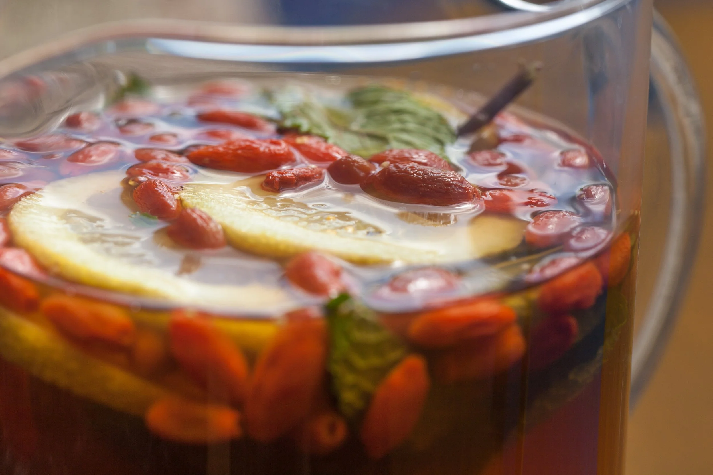 Schizandra-Goji Lemonade Recipe