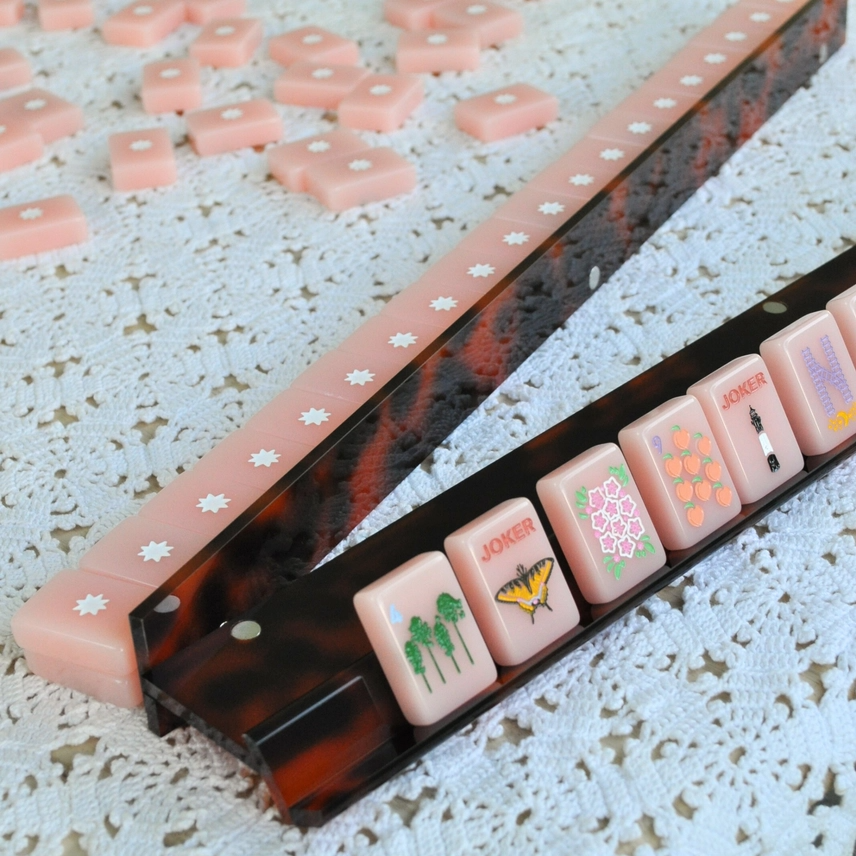 Tortoise Mahjong Rack and Pusher 5.png