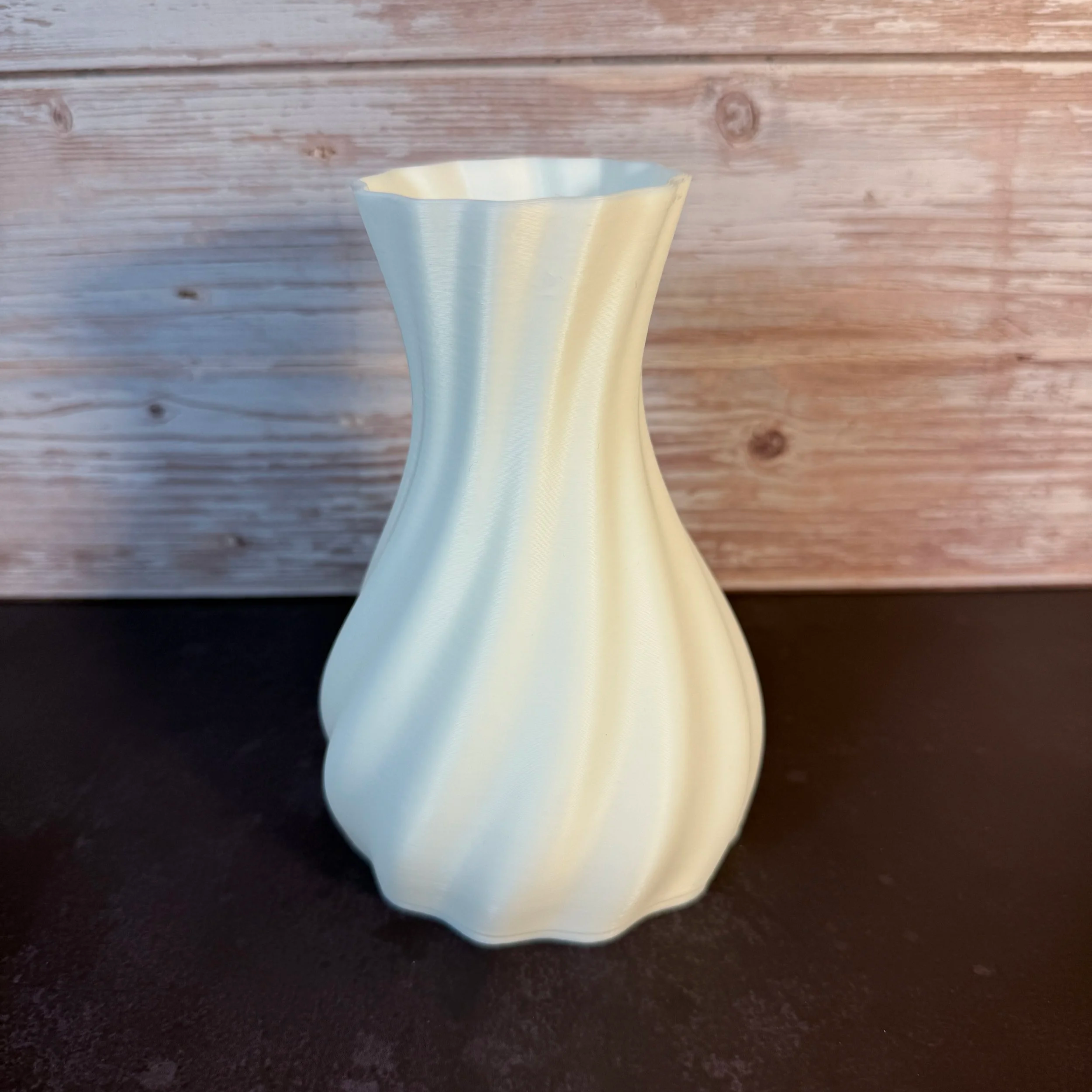 MEDIUM+SWIRL+VASE+FMW.png