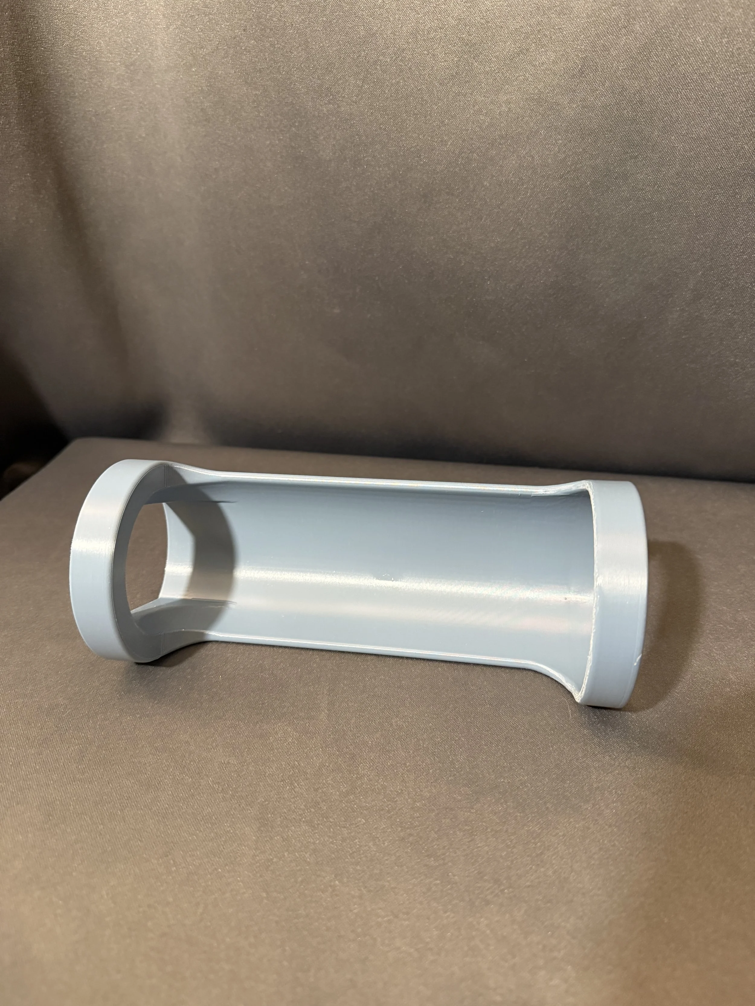 BEATS PILL STAND 2.JPG
