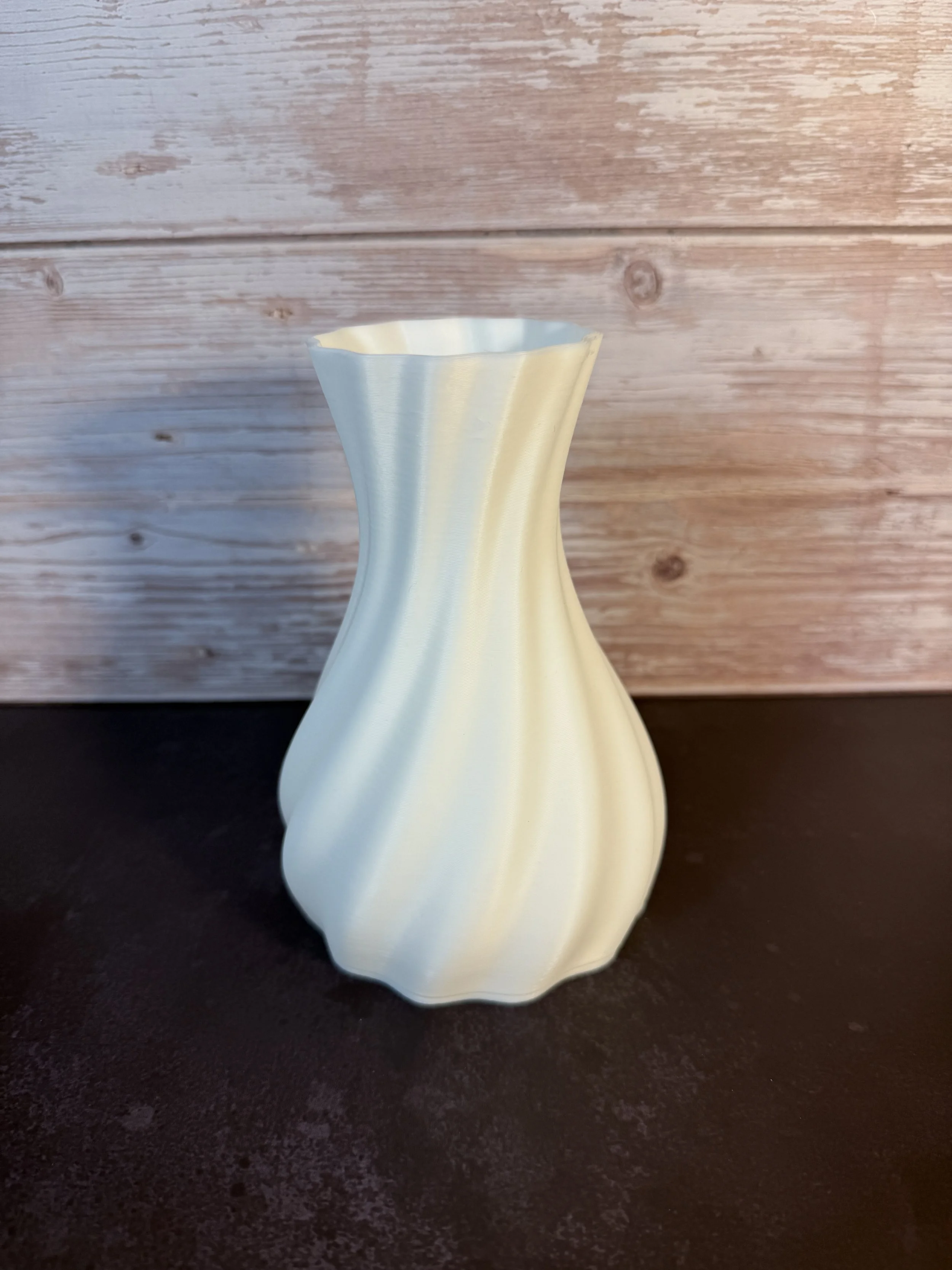 Medium Swirl-Rib Vase