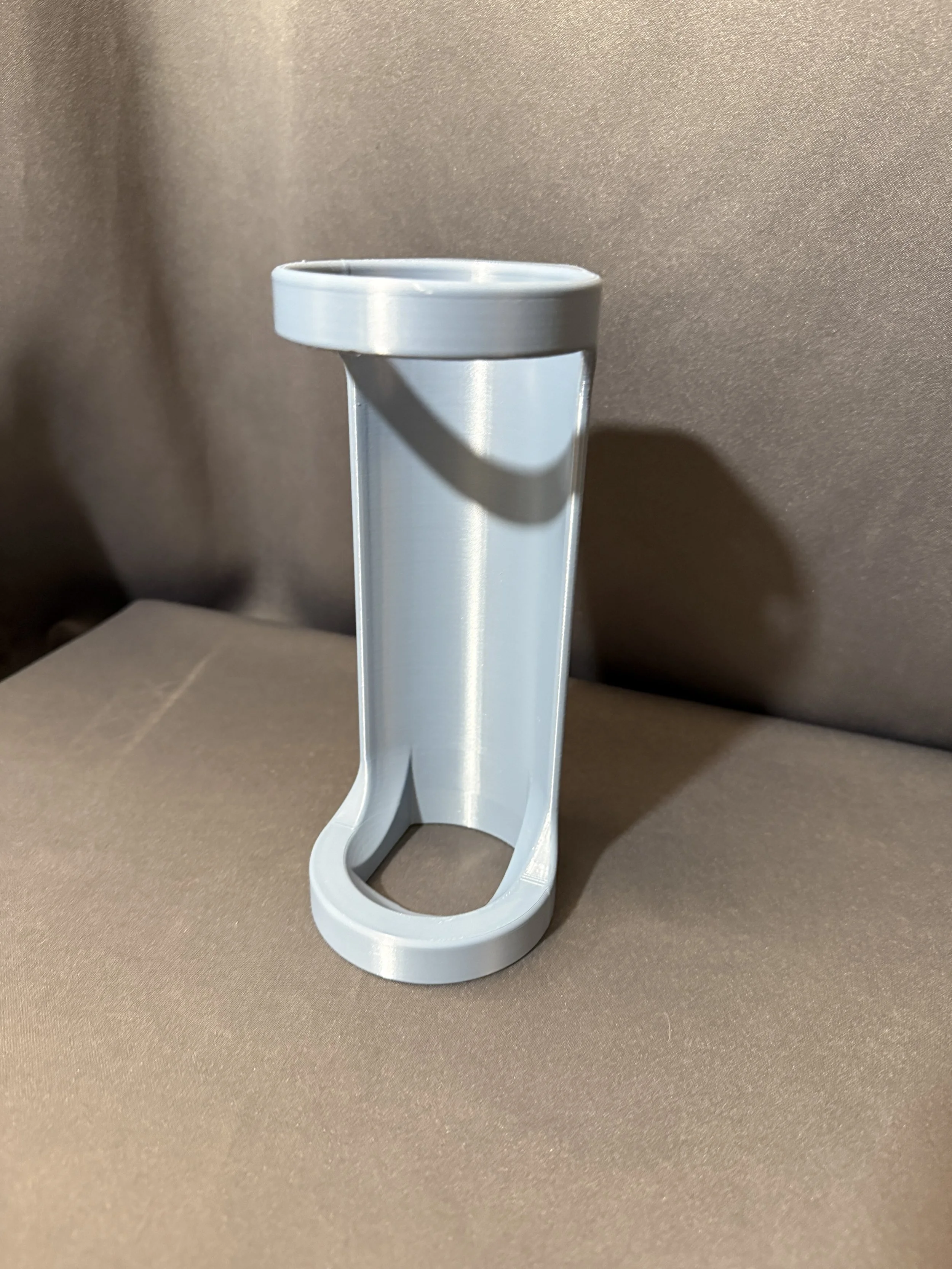 BEATS PILL STAND 3.JPG