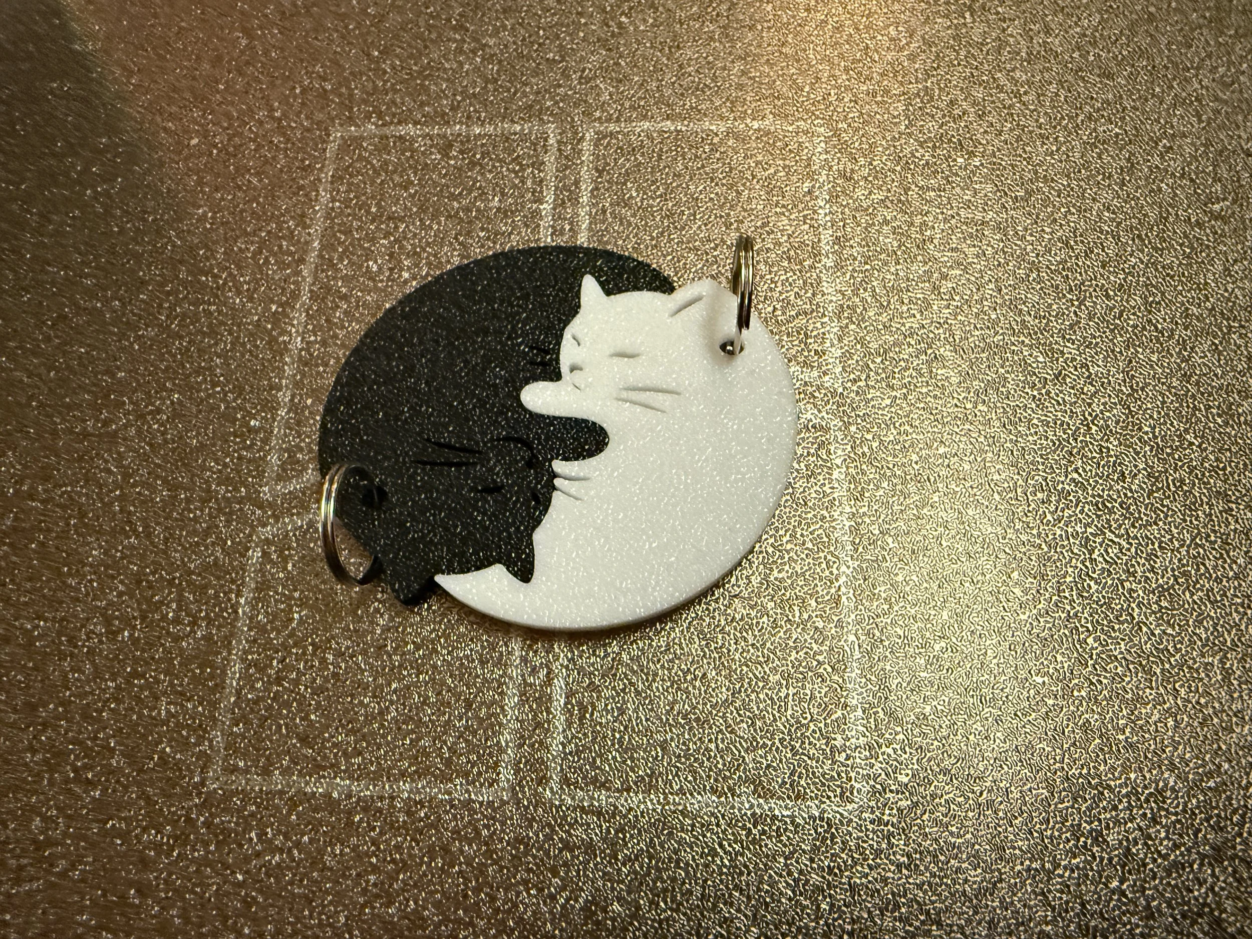 YIN-YANG CAT KEYCHAIN 2.JPG