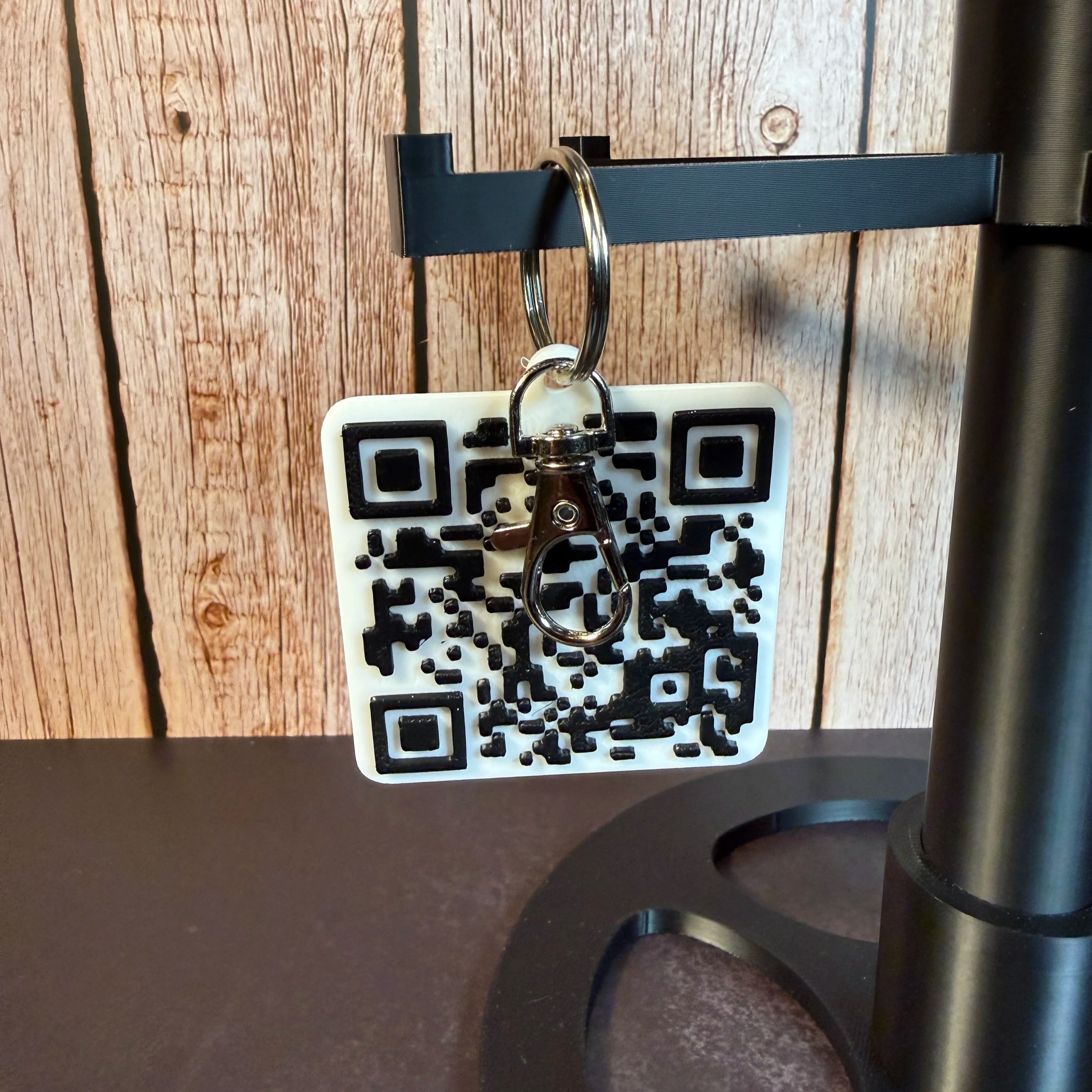 CUSTOM+QR+CODE+KEYCHAIN.png