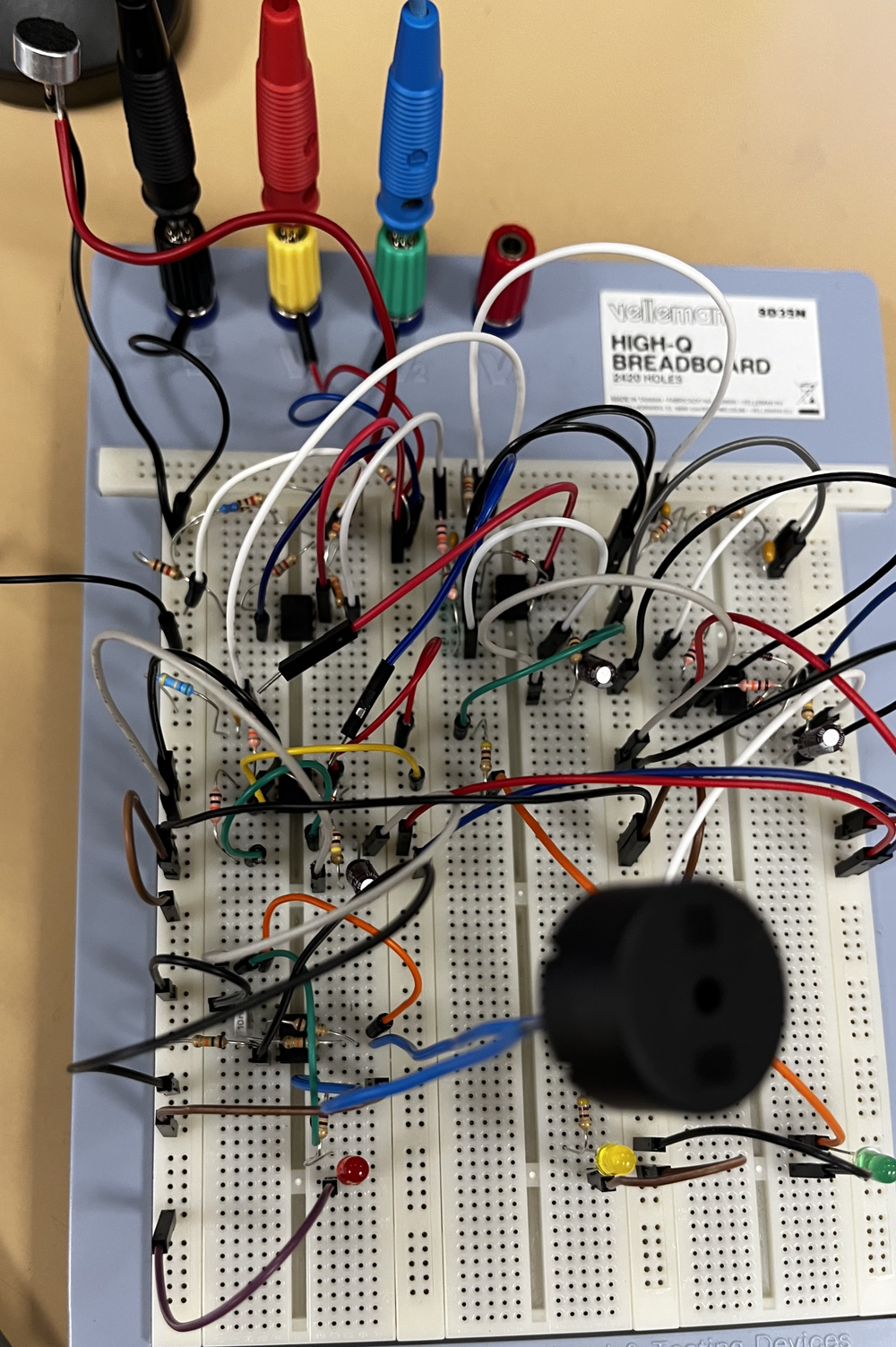 analog frequency detector