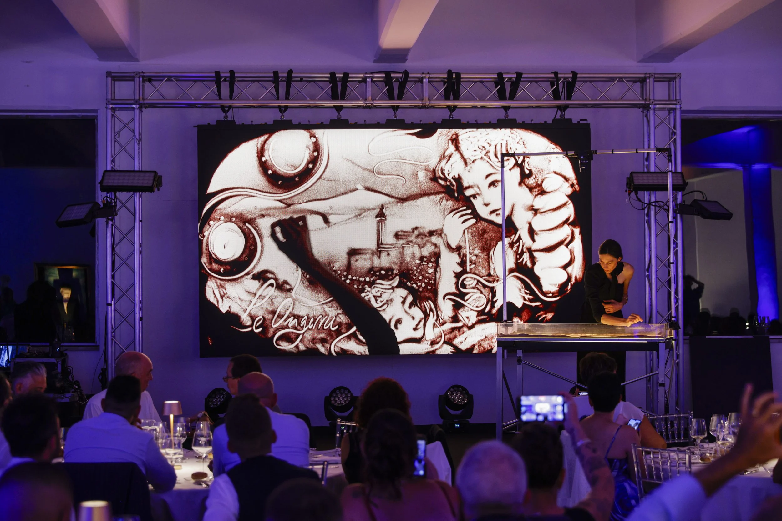 vitale-barberis-canonico-evento-aziendale-anniversario-nadia-pretto-sand-art-personalizzato.jpg