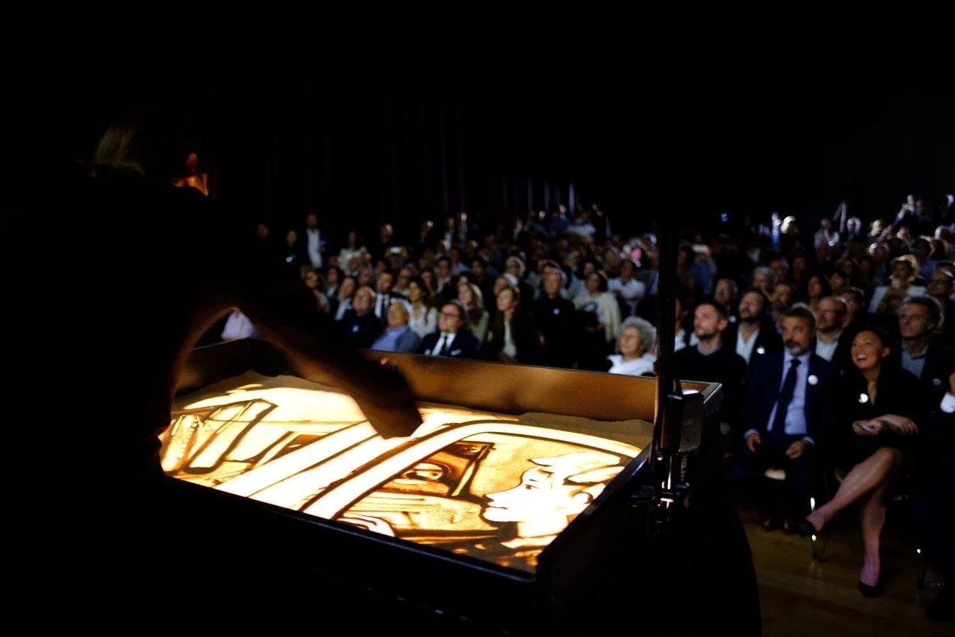 tecno-zanotta-artista-nadia-pretto-sand-art-convention-palazzo-feltrinelli.jpg