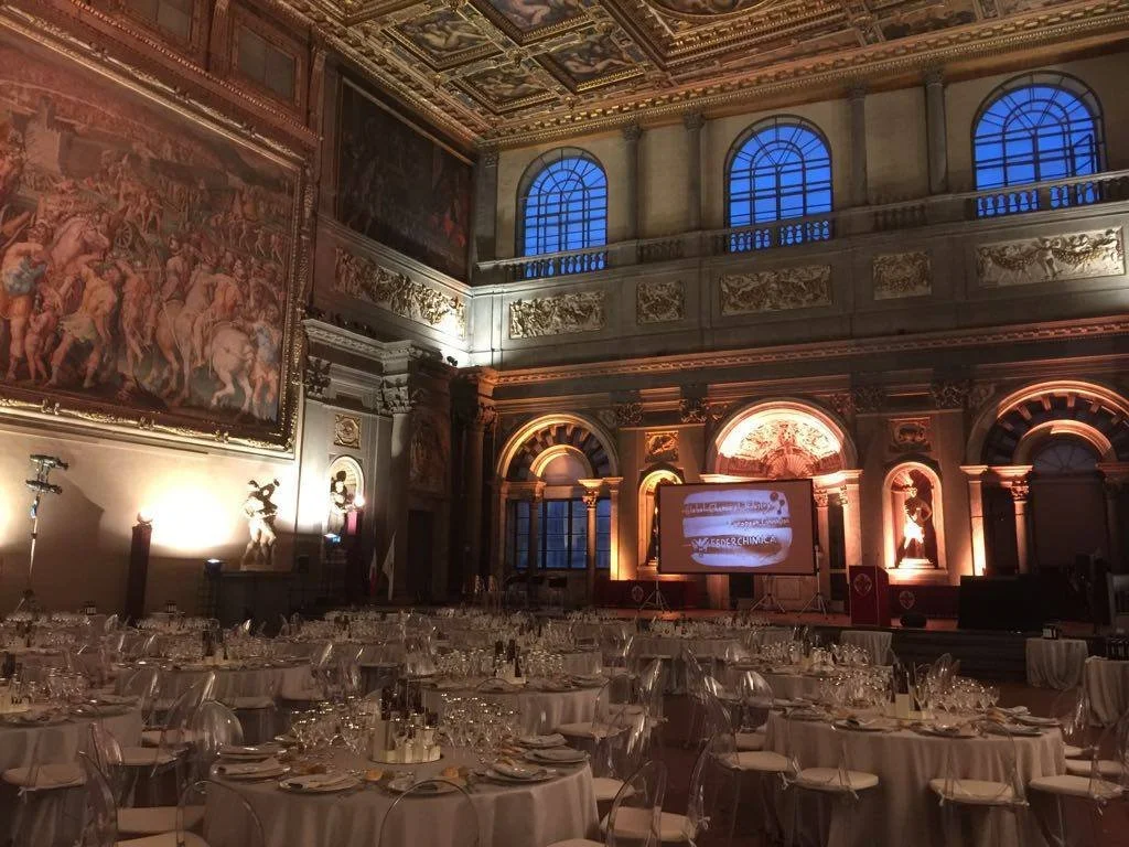 salone-cinquecento-palazzo-vecchio-firenze-sand-art-nadia-pretto-emotion-live-show-.jpg