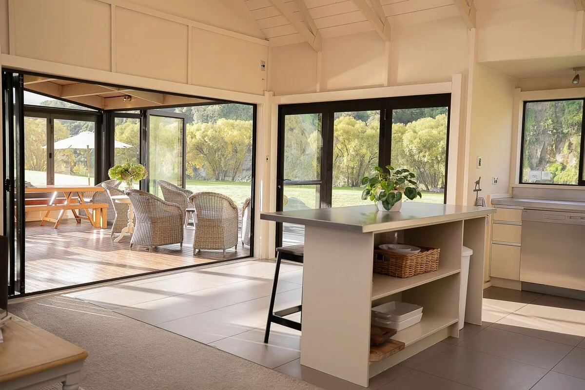 Rathmoy Estate Riverside Lodge - Kitchen and living area