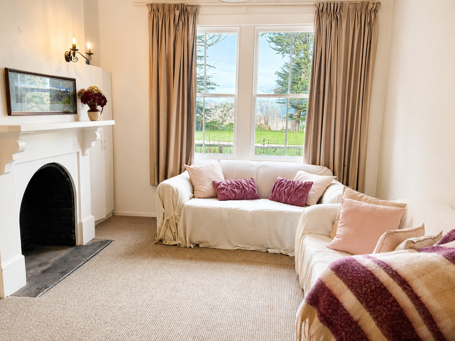 Rathmoy Farmhouse Rangitikei seconf living area