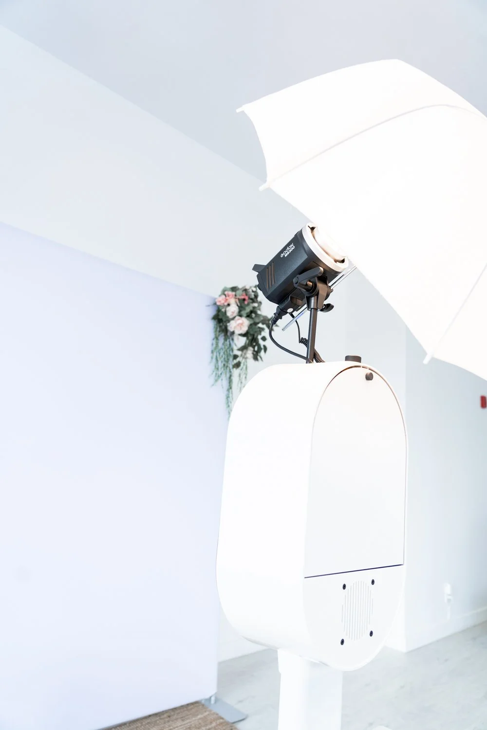 DSLR Camera Booth and Professional Lighting