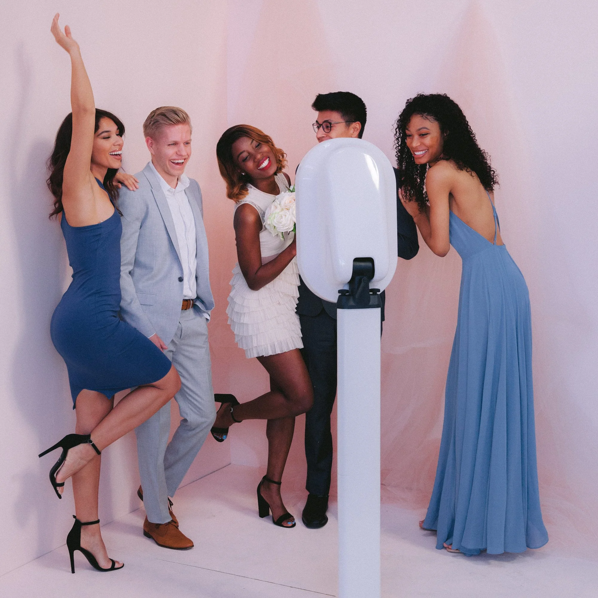 VIRAL SELFIE BOOTH (Copy)
