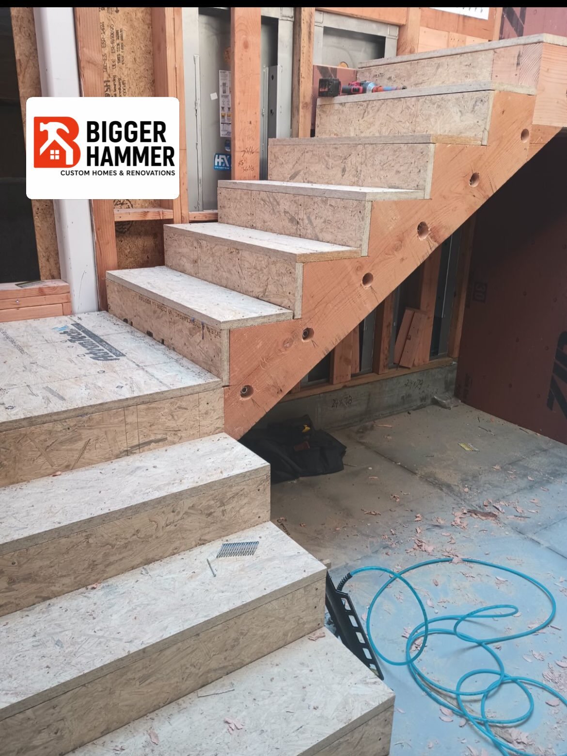 📐From the first cut to final installation, every detail matters when creating a custom staircase. 

#carpentry #orangecountyconstruction #stairdesign #stairinstallation #staircase