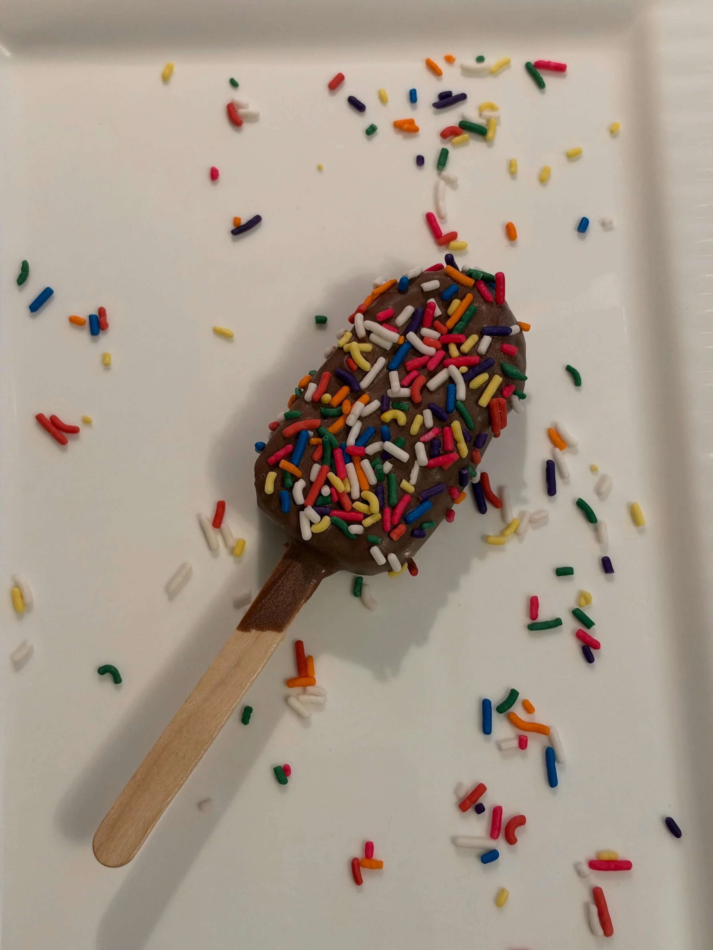 Love making cakesicles!! 

Order: 1/2 dozen cakesicles with milk chocolate coating and jimmies 🎂🌈
