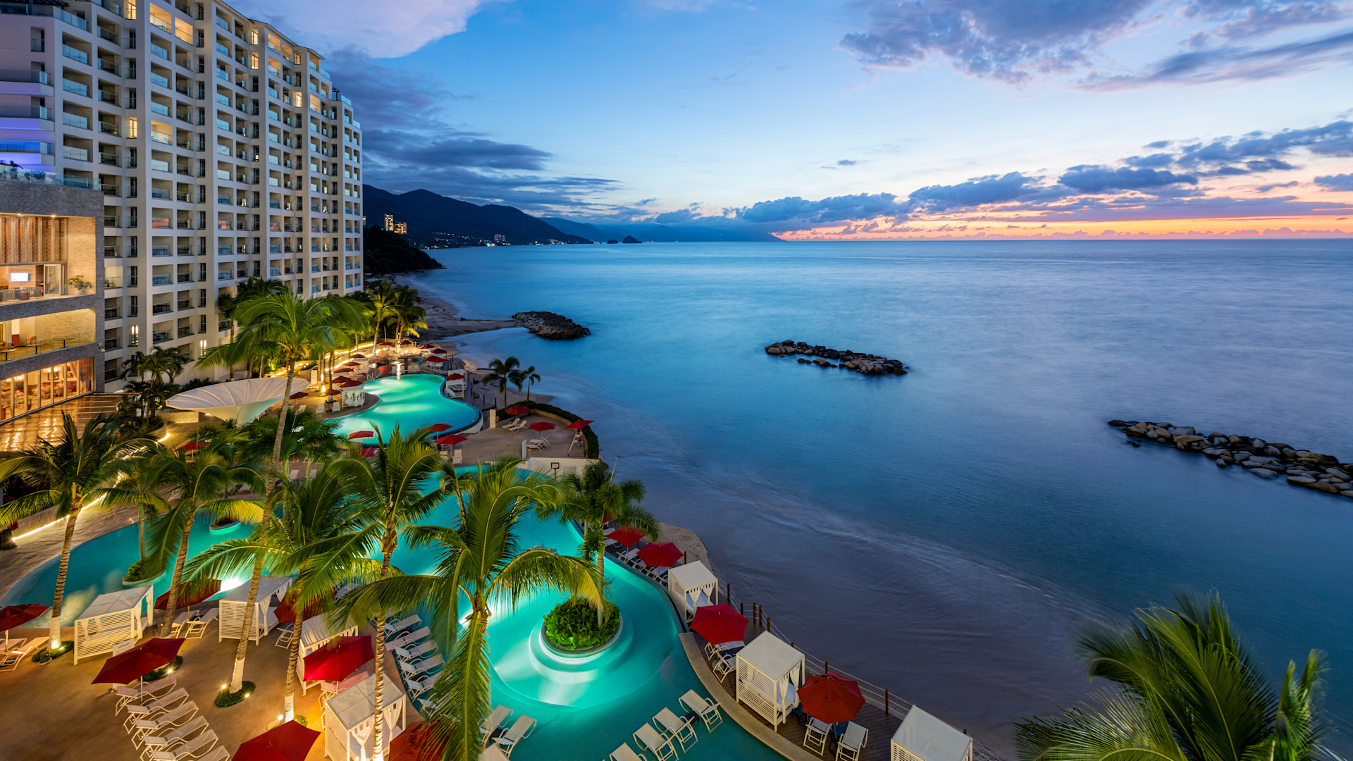 Hotel Palms.webp