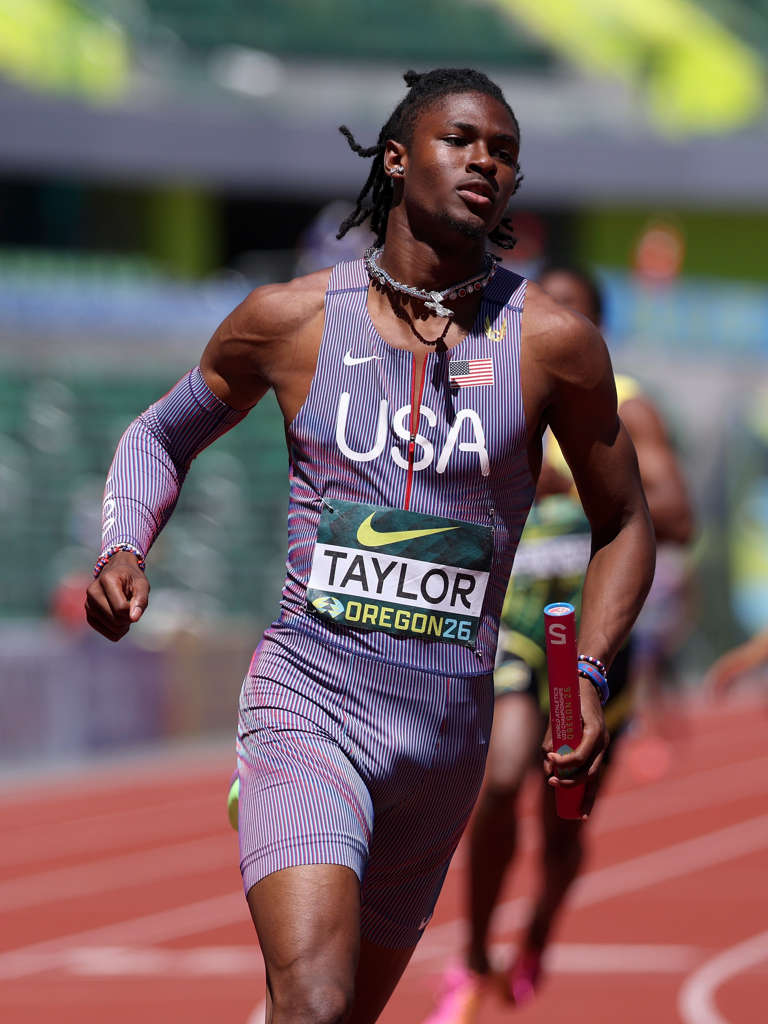 Report: Taylor anchors USA to world U20 4x100m record in Oregon