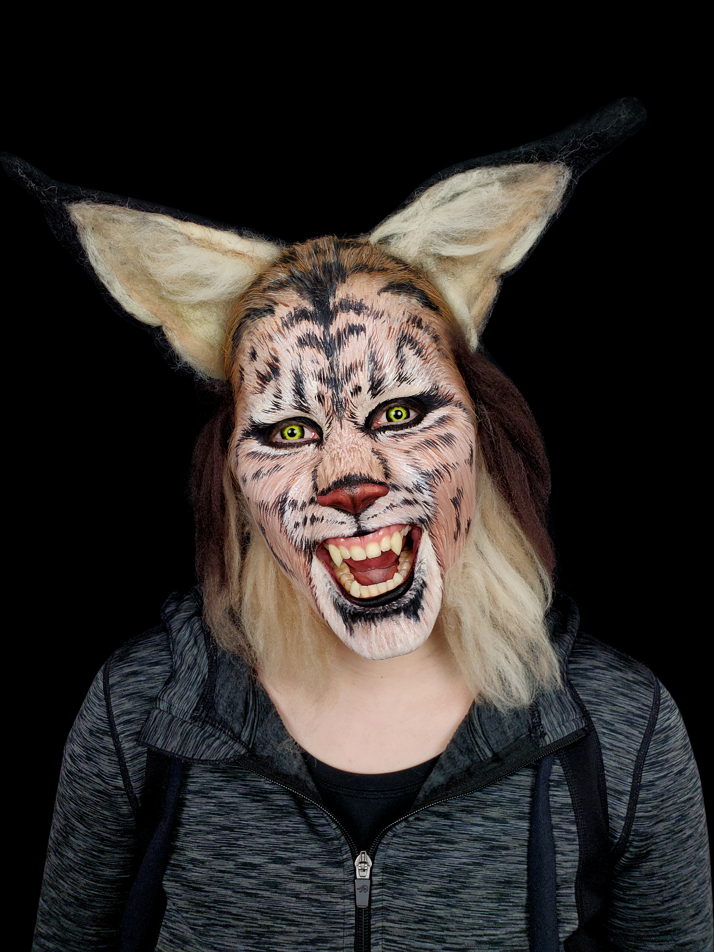 Roaring lynx cat face painting sfx mua body painting kim witte witte artistry witty kitty face painting