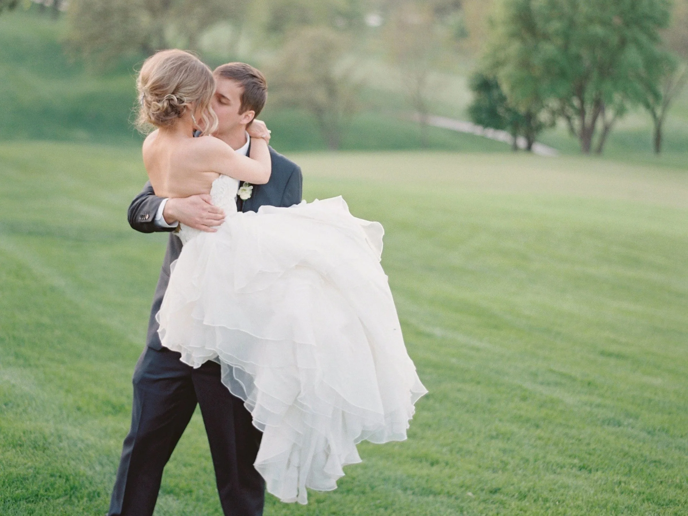 Classic-Omaha-Wedding-Photography-21.jpg